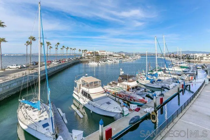 https://cdn.realtyfeed.com/cdn/127/260001931/5c2e5a22a1f2389081520d7a677d2f14.webp