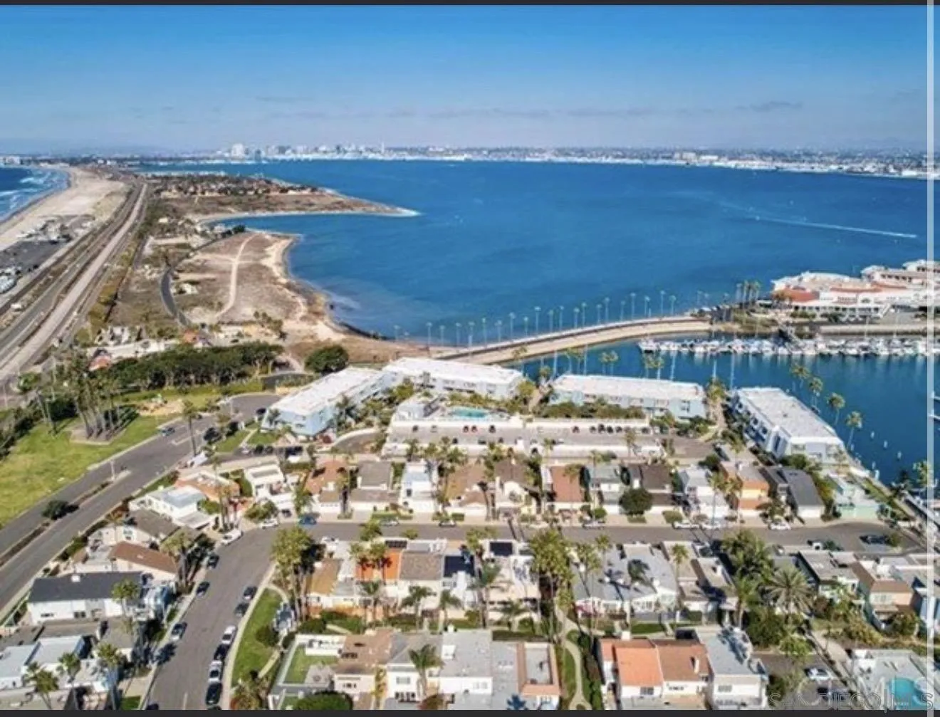 https://cdn.realtyfeed.com/cdn/127/260001931/c3bc1a8eb10866054cc0e48639d3c232.webp