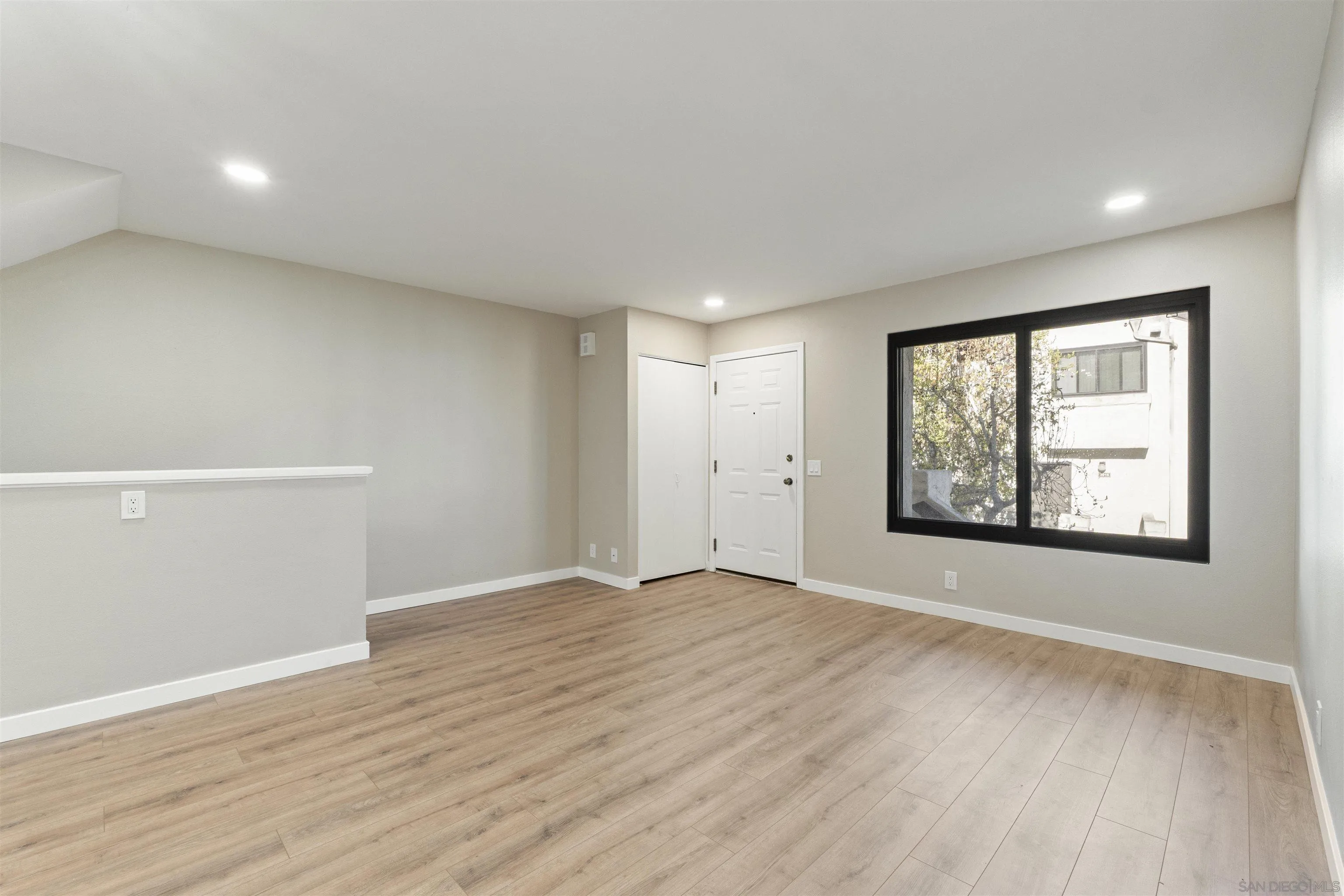 Photo #6: 260001933 Listing: Photo #6