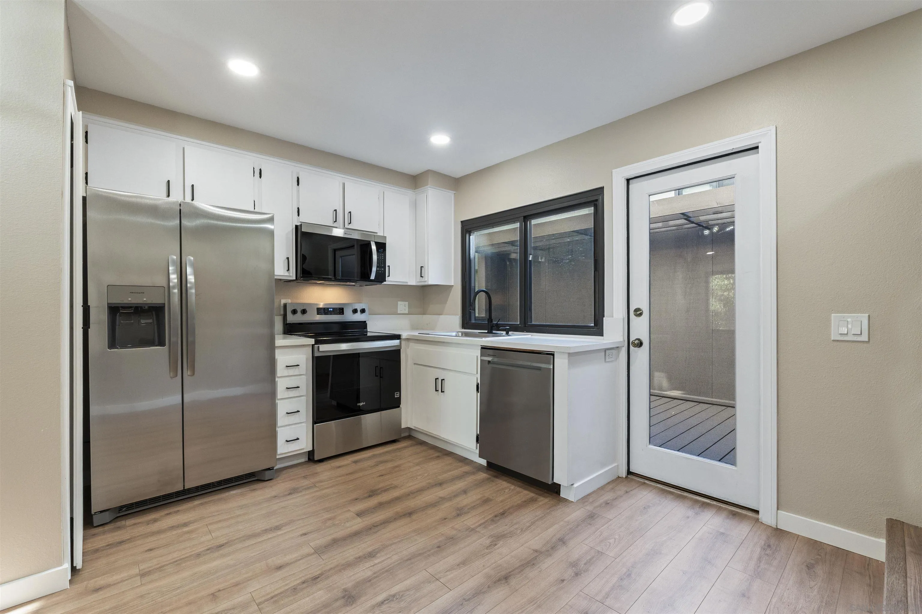 Photo #10: 260001933 Listing: Photo #10