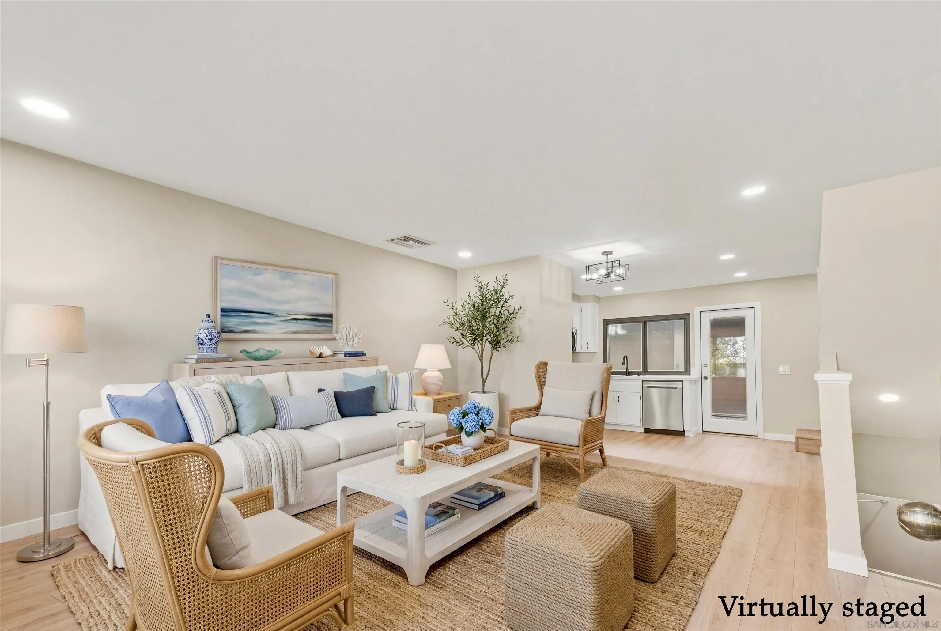 https://cdn.realtyfeed.com/cdn/127/260001933/4c984c848b0c638e53a46483e57e75f4.webp