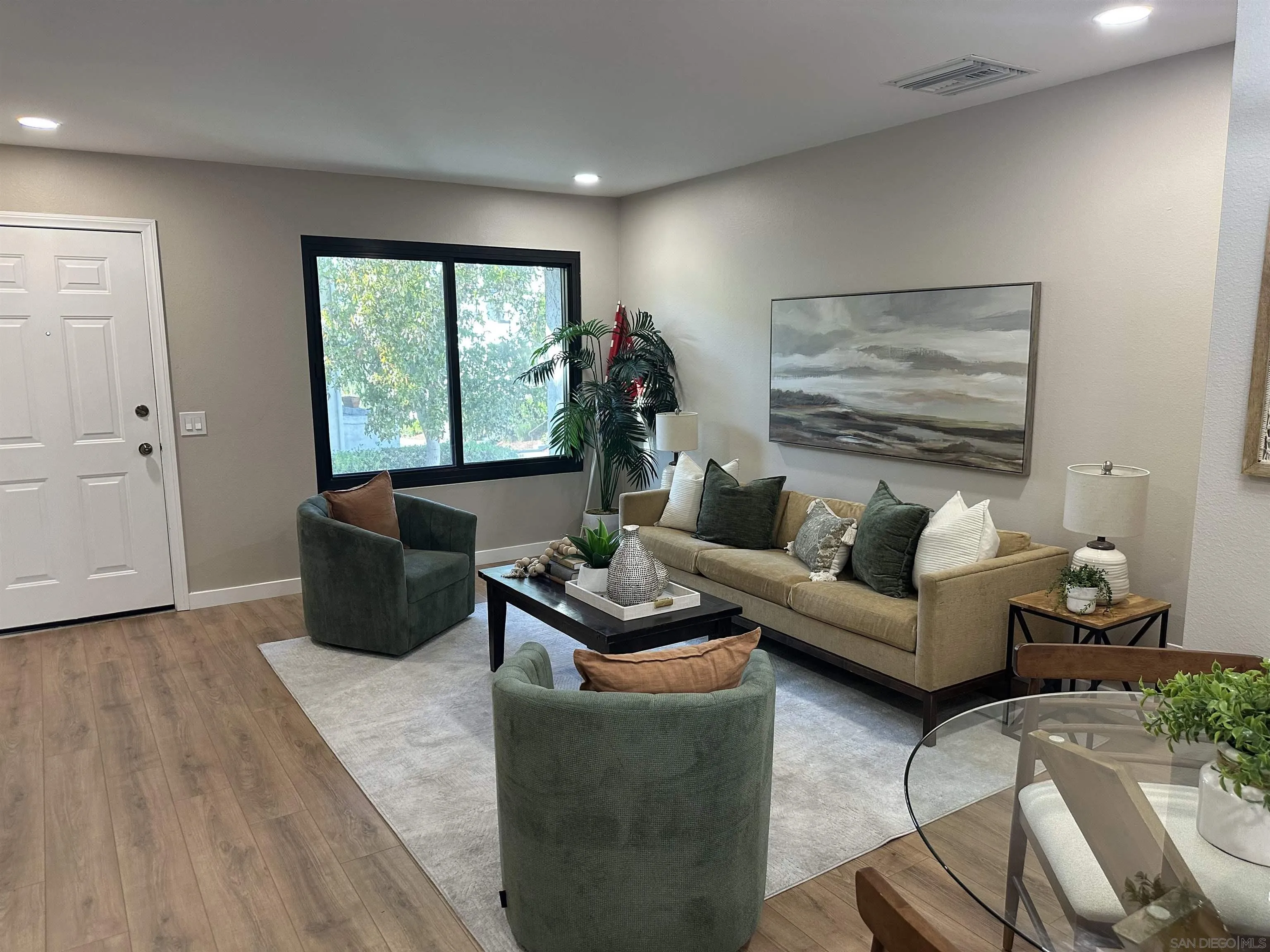 https://cdn.realtyfeed.com/cdn/127/260001933/cf6e04ef431244415ea629b54fea2bd6.webp