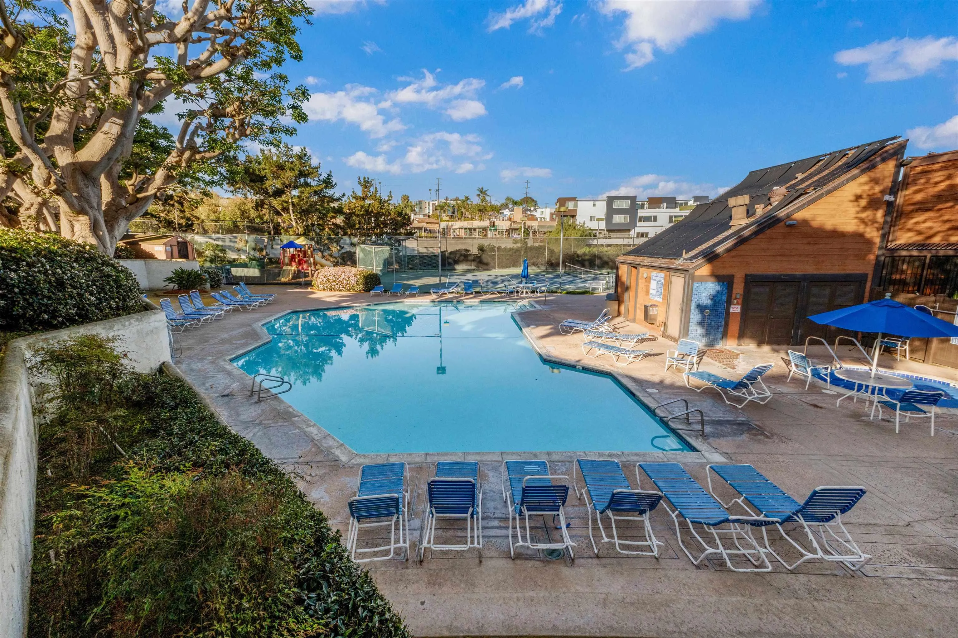 https://cdn.realtyfeed.com/cdn/127/260001933/d54bd640fa2ab88d5751c3bb9b29e552.webp