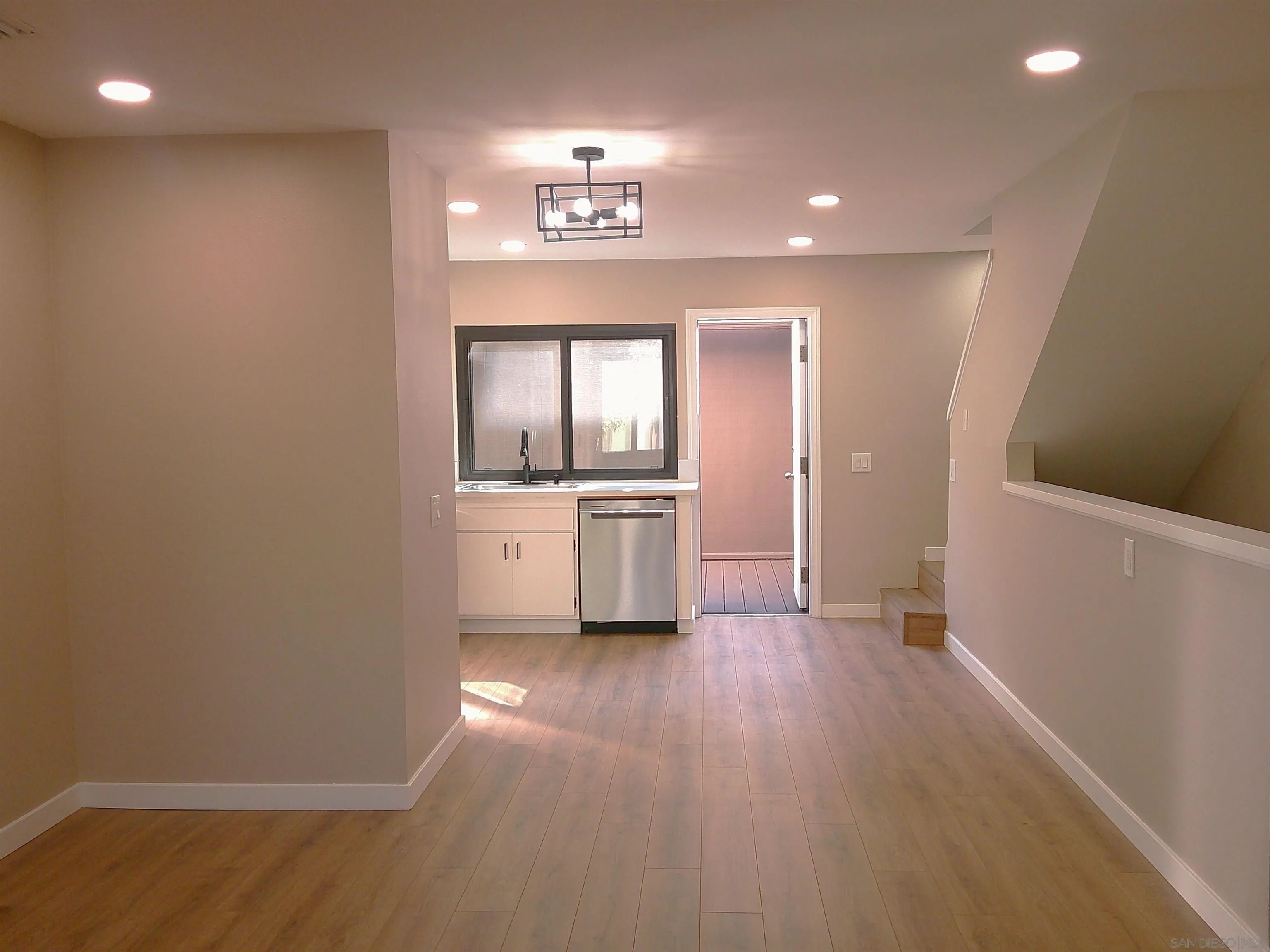 Photo #12: 260001933 Listing: Photo #12