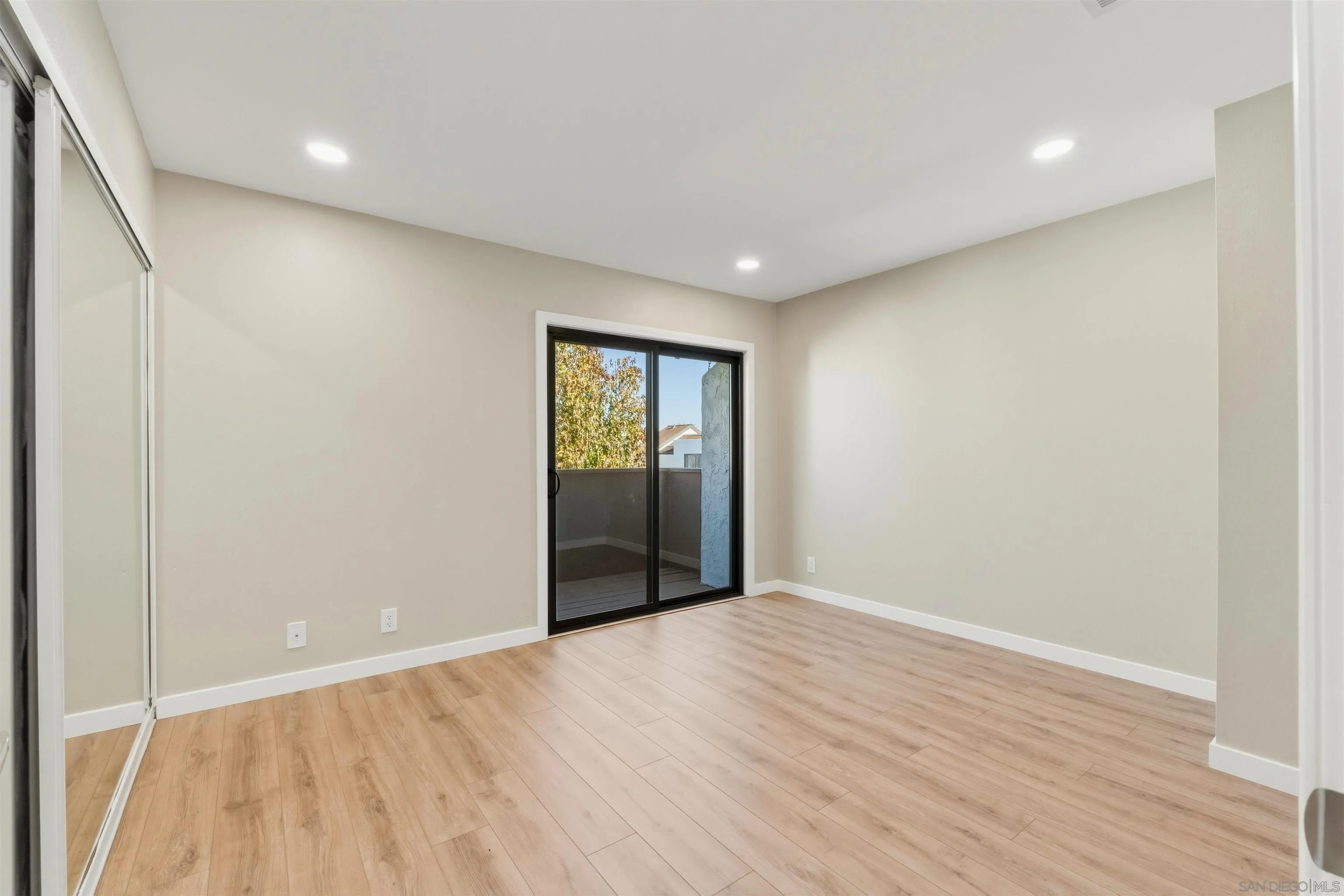 https://cdn.realtyfeed.com/cdn/127/260001933/dd9f896db50c122217969088af00280f.webp