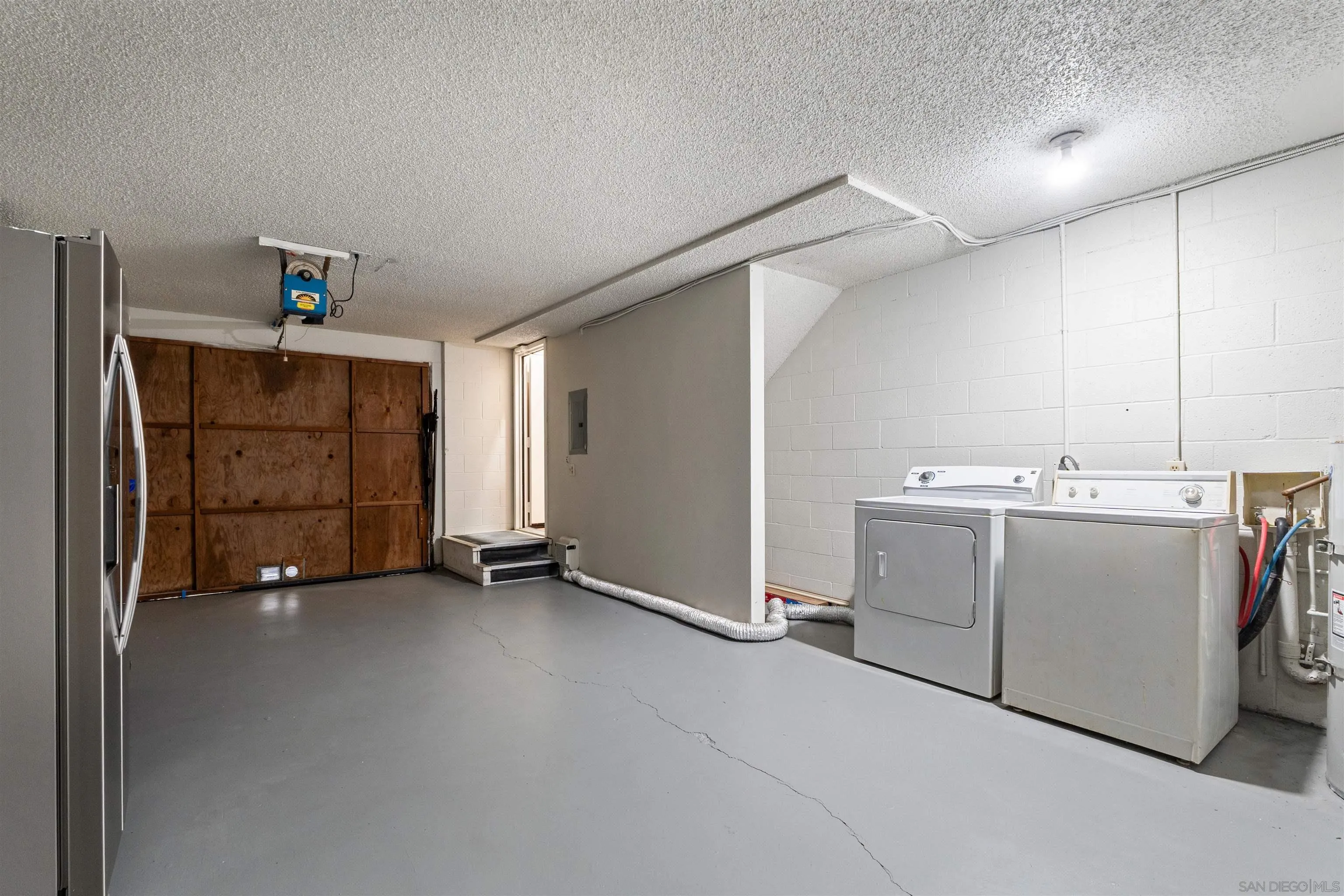 https://cdn.realtyfeed.com/cdn/127/260001933/e3439e234f3979cb0bc50168d7bf20c5.webp