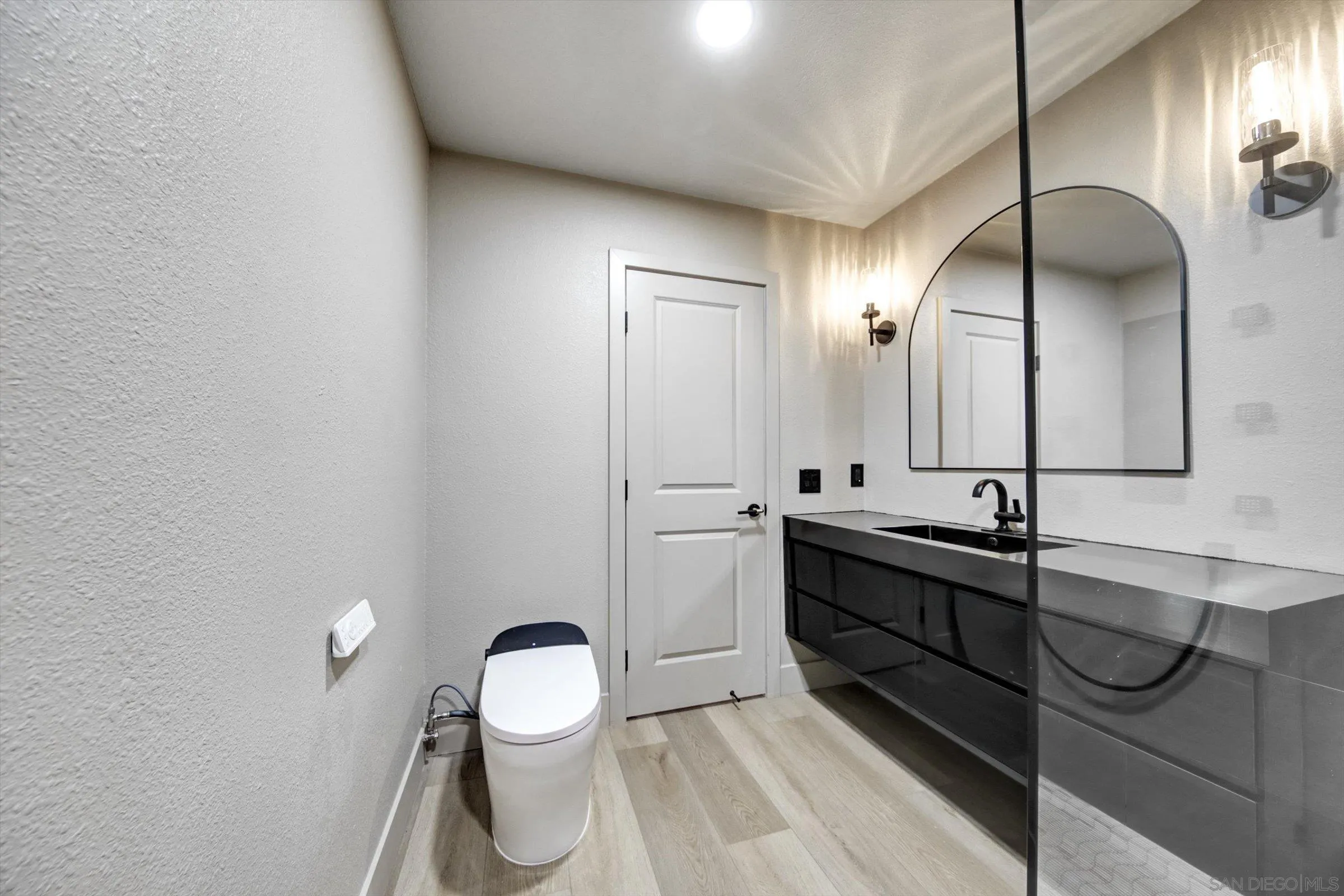 https://cdn.realtyfeed.com/cdn/127/260001935/04b98892fb7927d55ea644eb2130484d.webp