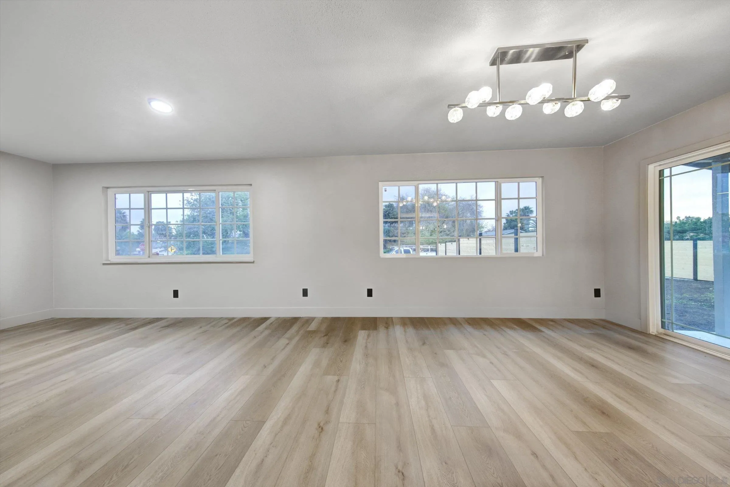 https://cdn.realtyfeed.com/cdn/127/260001935/2485f2b18a1c94bee8c637dee3c6d944.webp