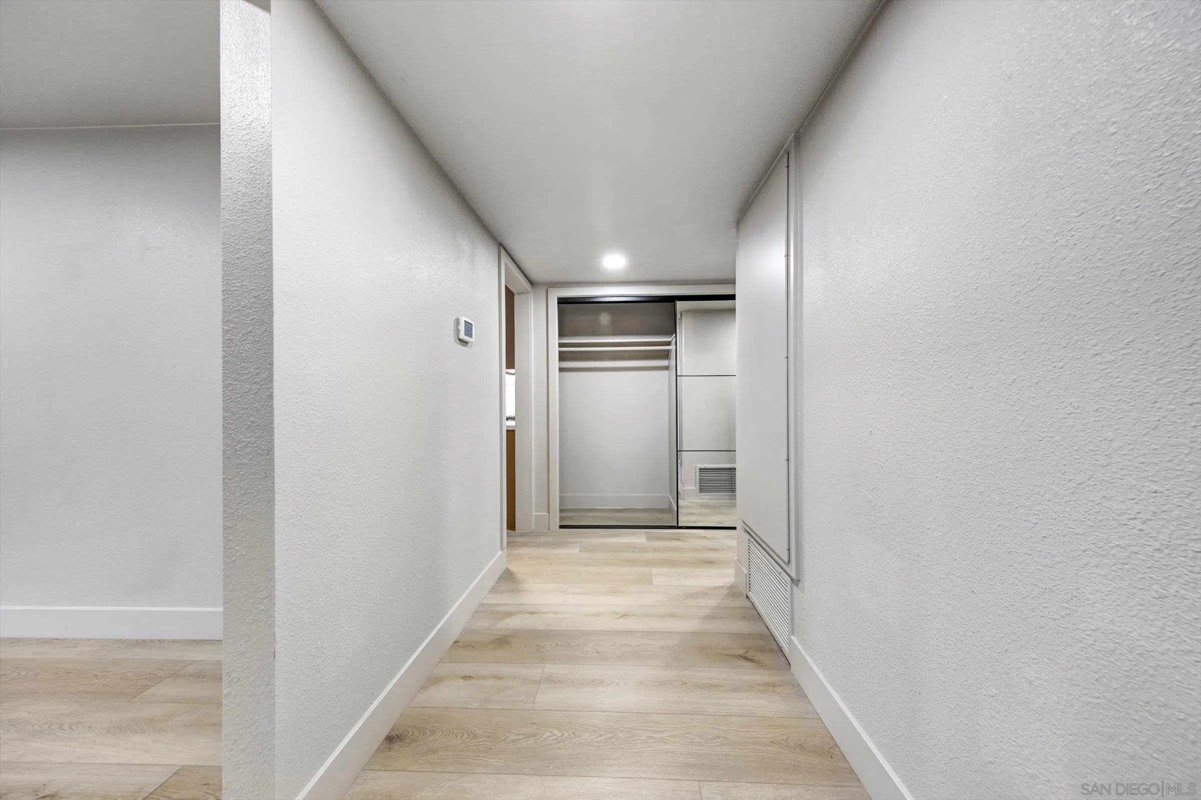 https://cdn.realtyfeed.com/cdn/127/260001935/4ba1152f36e07f355a9b9c18da1dbcc0.webp