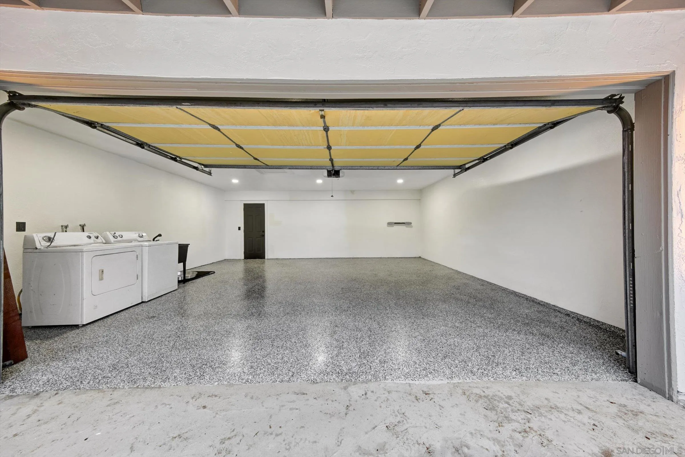 https://cdn.realtyfeed.com/cdn/127/260001935/568eb0c50611ec1625a8950ca3c74eac.webp