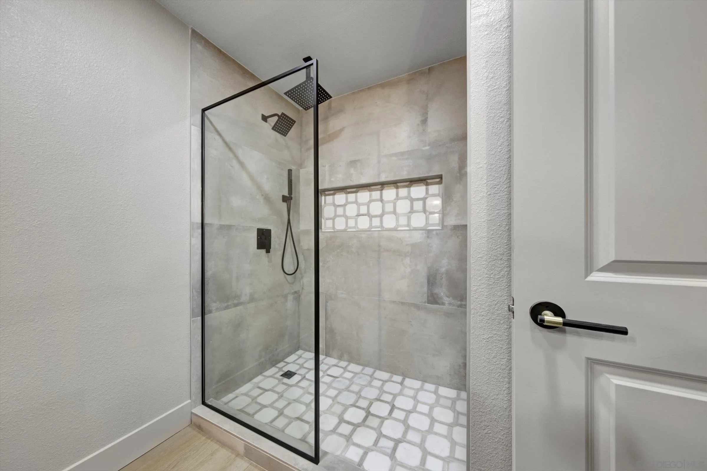 https://cdn.realtyfeed.com/cdn/127/260001935/5ed99164390187f109fff4de9d1d7b10.webp