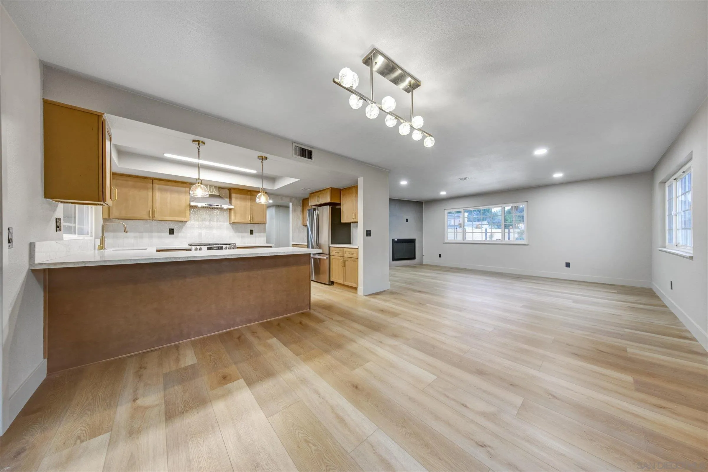 https://cdn.realtyfeed.com/cdn/127/260001935/847fec53d92df67abdc029335883ab14.webp