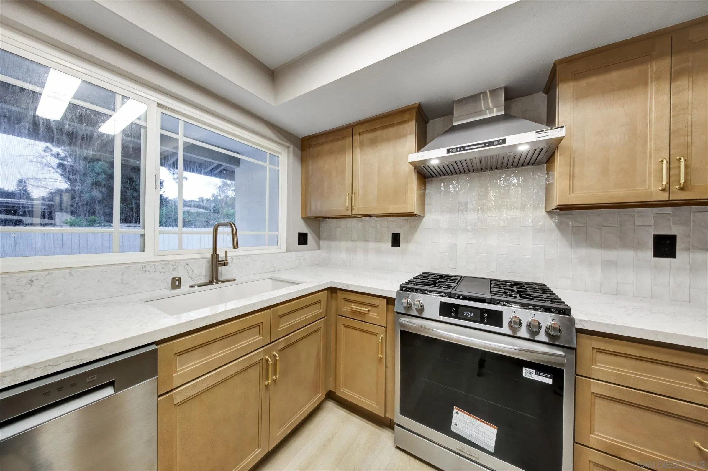 https://cdn.realtyfeed.com/cdn/127/260001935/8e5e9d41c5d0a3b0f3ae4f7544cb814e.webp