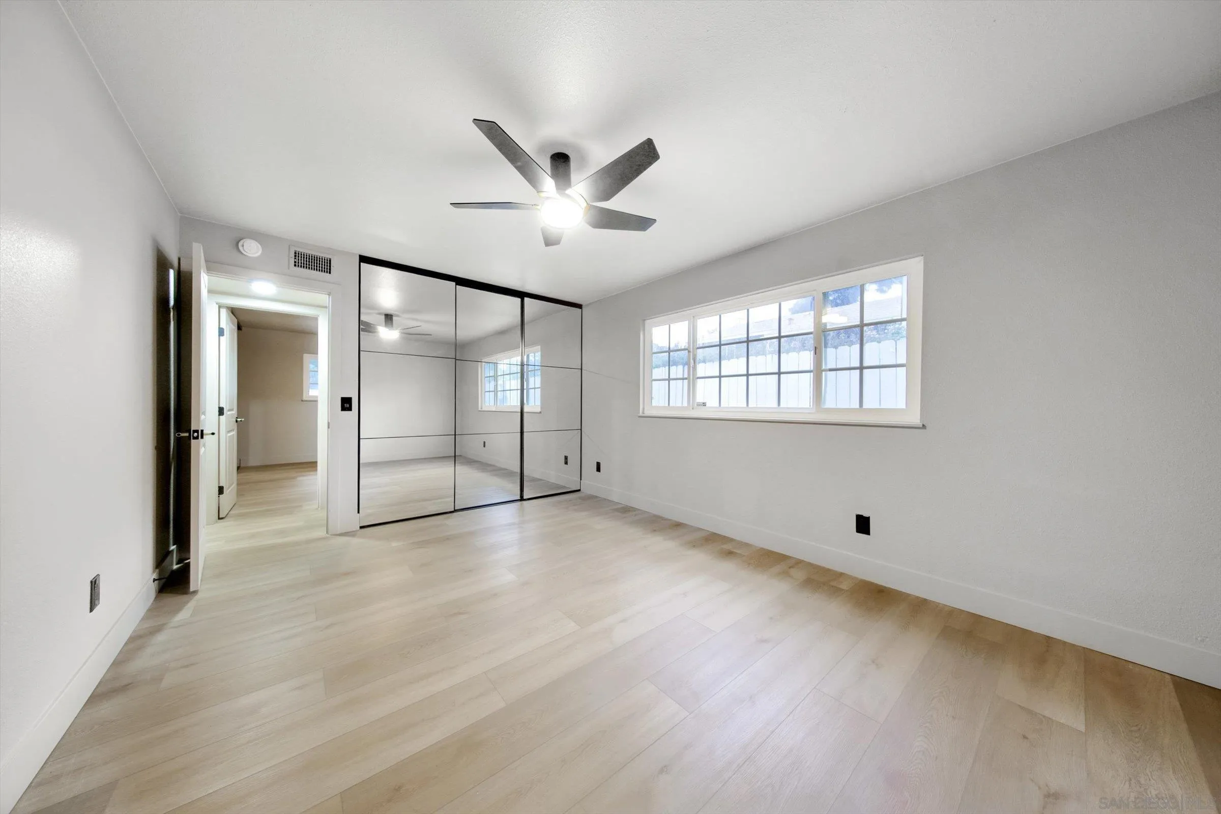 https://cdn.realtyfeed.com/cdn/127/260001935/f030a9f95ffee6a7c8915ed76499ae39.webp