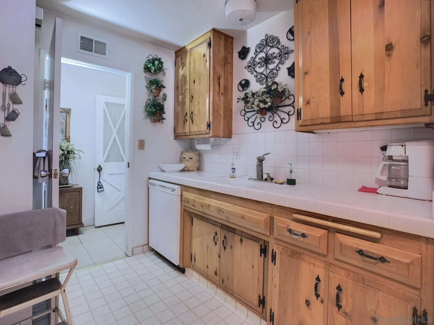 https://cdn.realtyfeed.com/cdn/127/260001938/d25cffc923b9eaa0d6a4c385ad21146f.webp