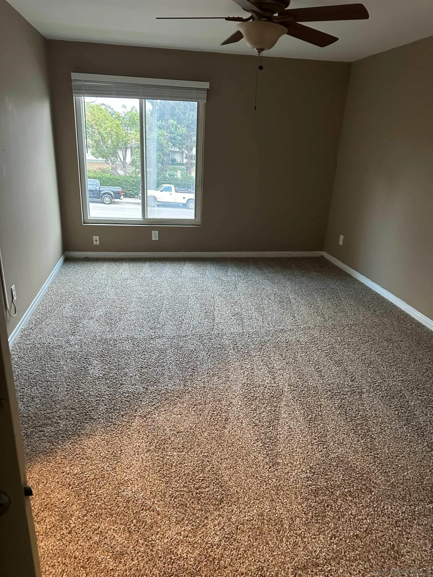 https://cdn.realtyfeed.com/cdn/127/260001942/ad637a53fb03ea2f5ba02749f62ff5c4.webp