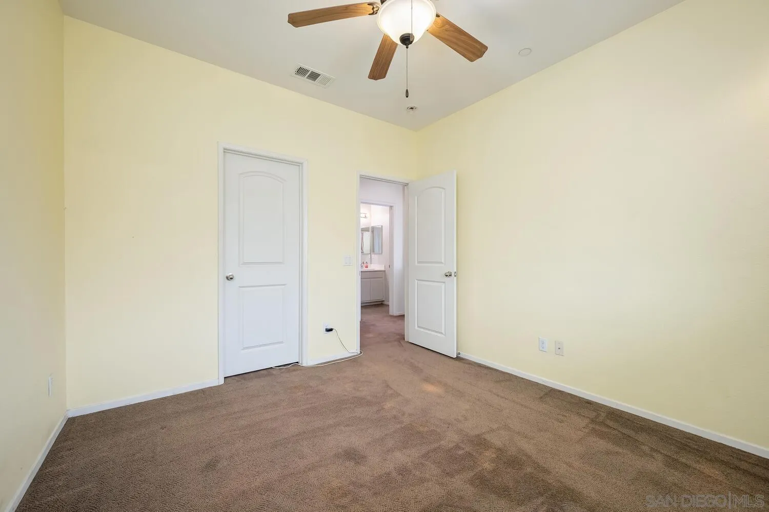 Photo #25: 260001944 Listing: Photo #25