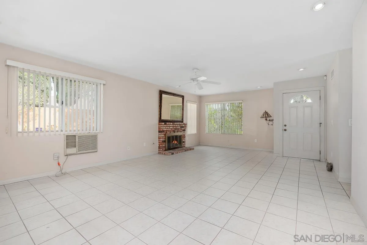 https://cdn.realtyfeed.com/cdn/127/260001948/8dcce3edd6f6fecdd1d1071454a99151.webp