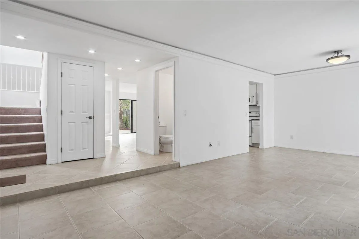 Photo #3: 260001950 Listing: Photo #3