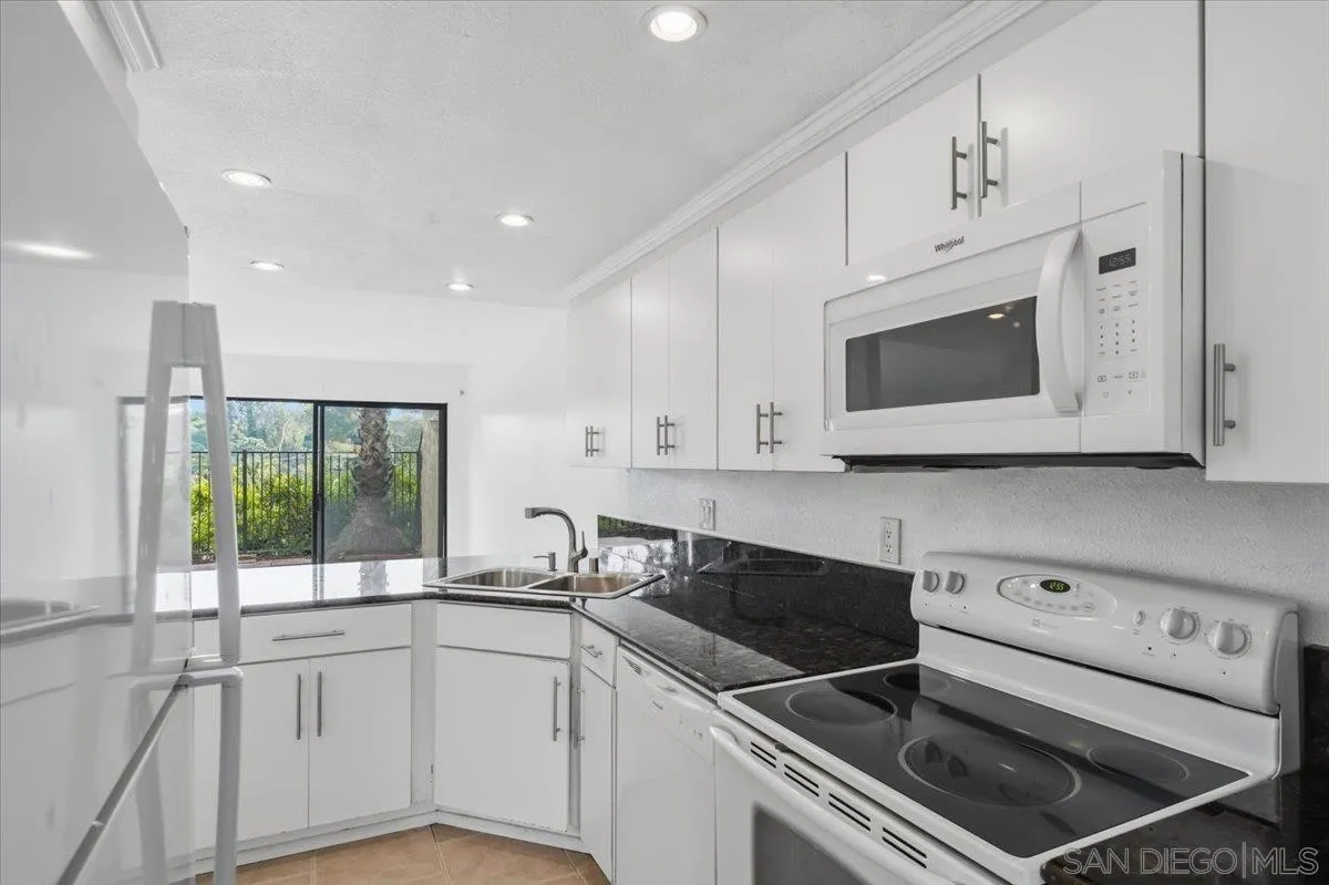 Photo #22: 260001950 Listing: Photo #22