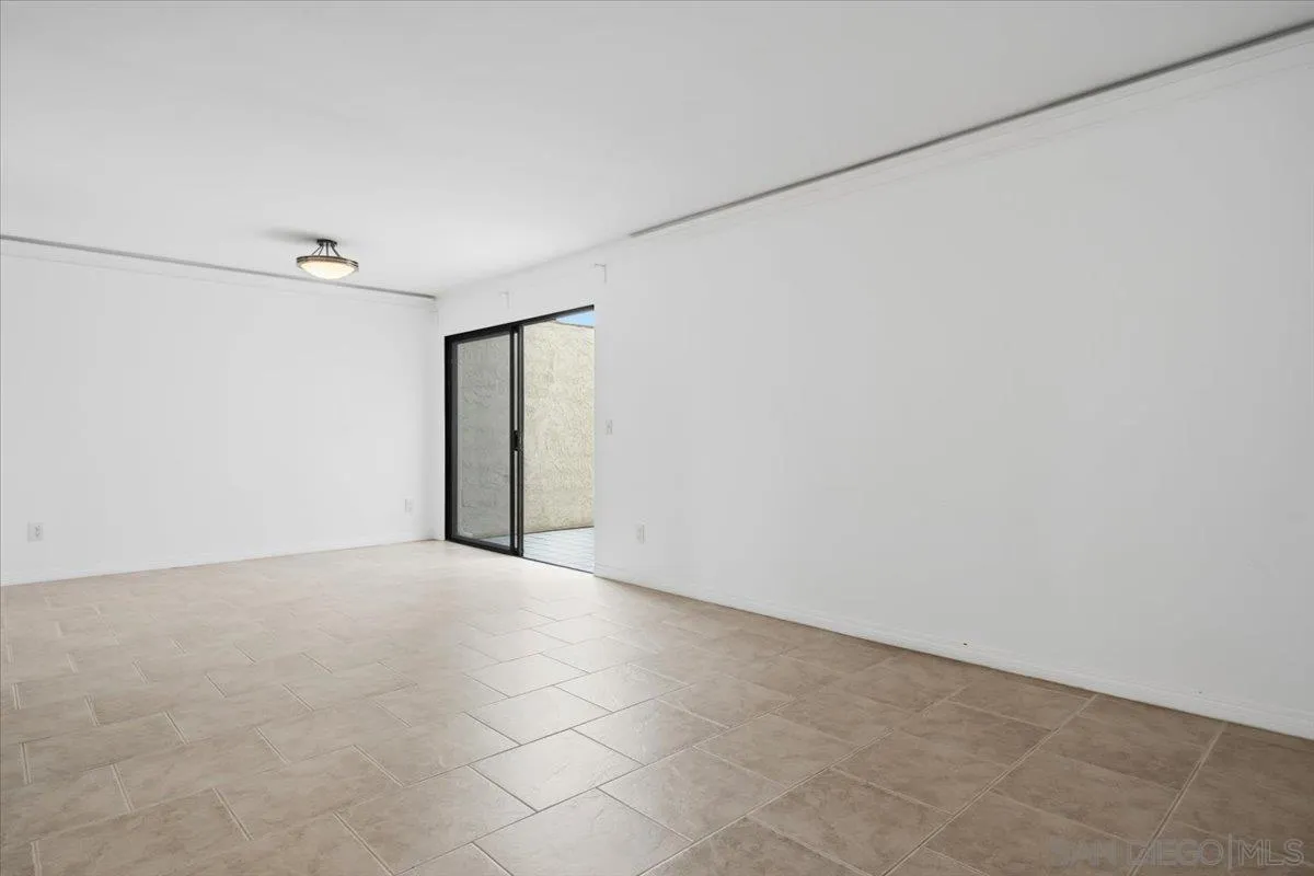 Photo #2: 260001950 Listing: Photo #2