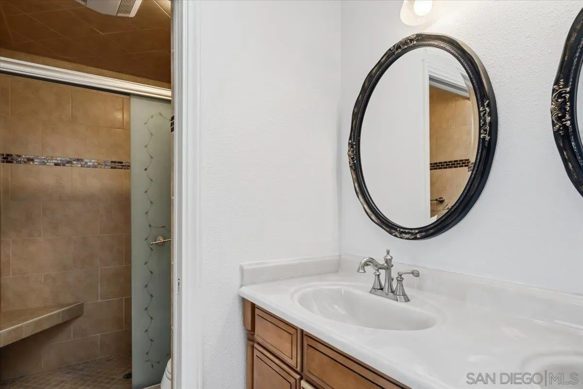 Photo #44: 260001950 Listing: Photo #44