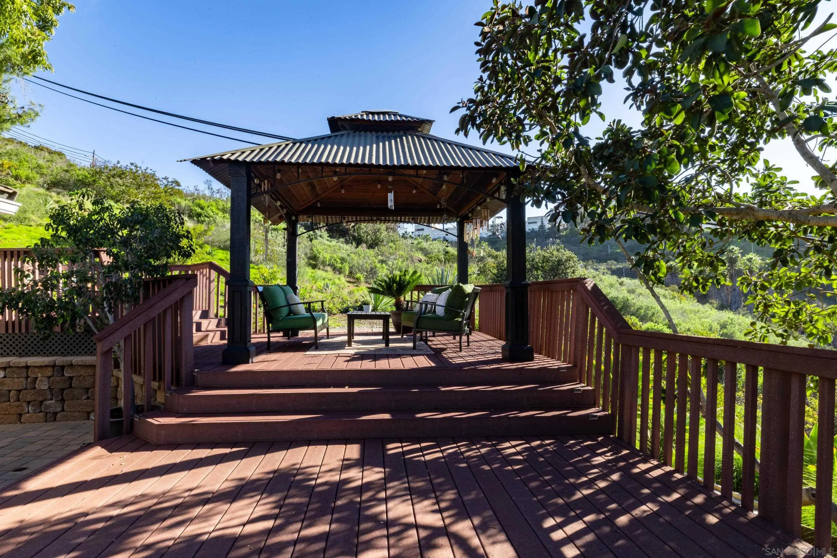 https://cdn.realtyfeed.com/cdn/127/260001955/3b8422fd24146b7f9f73d0c35c14ef8c.webp