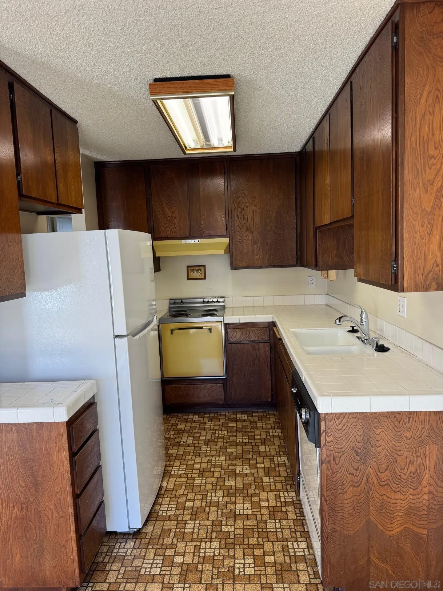 Photo #6: 260001958 Listing: Photo #6