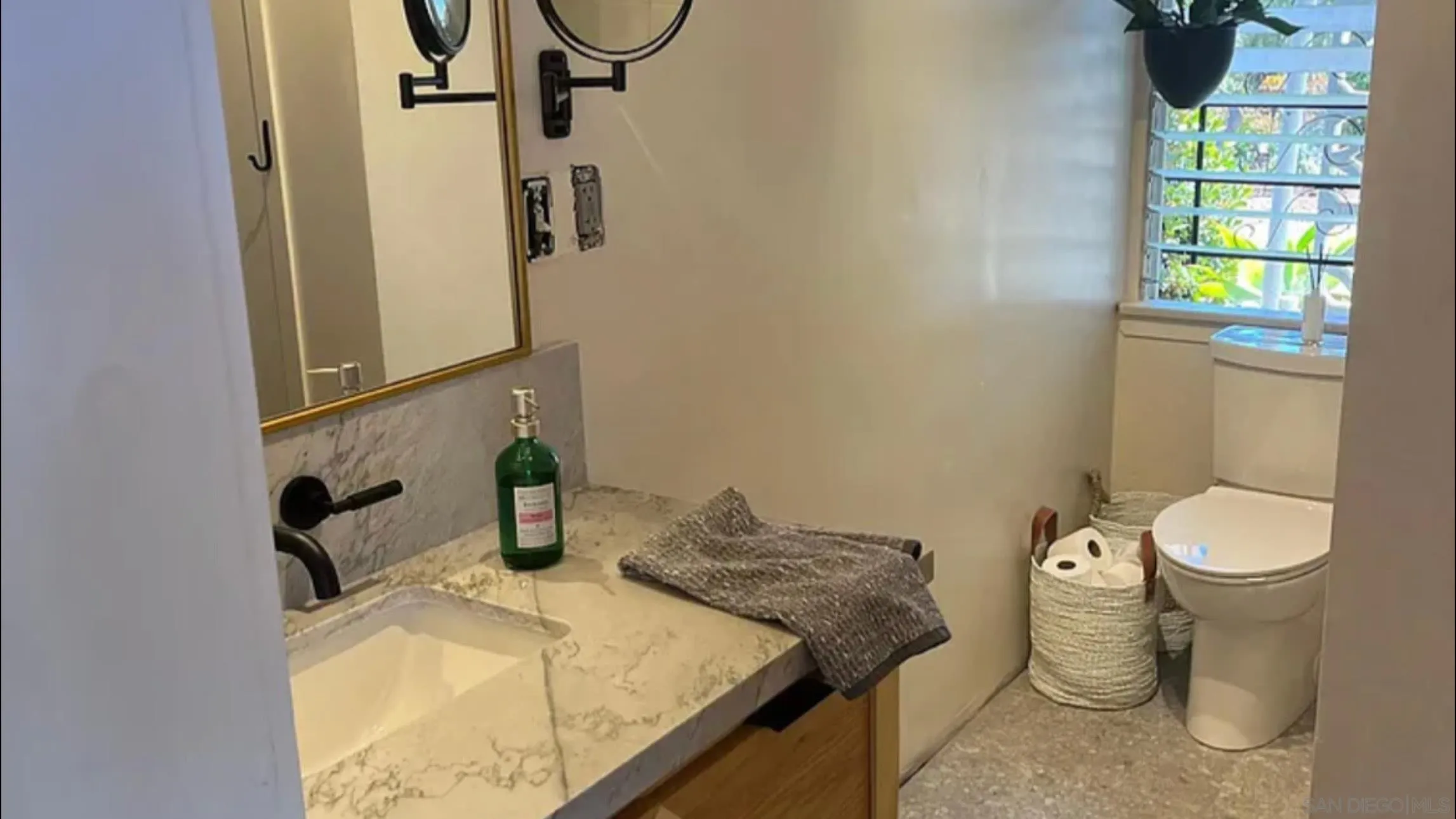 https://cdn.realtyfeed.com/cdn/127/260001961/09bac91ab4bcdacdc96581a7e6e038d7.webp