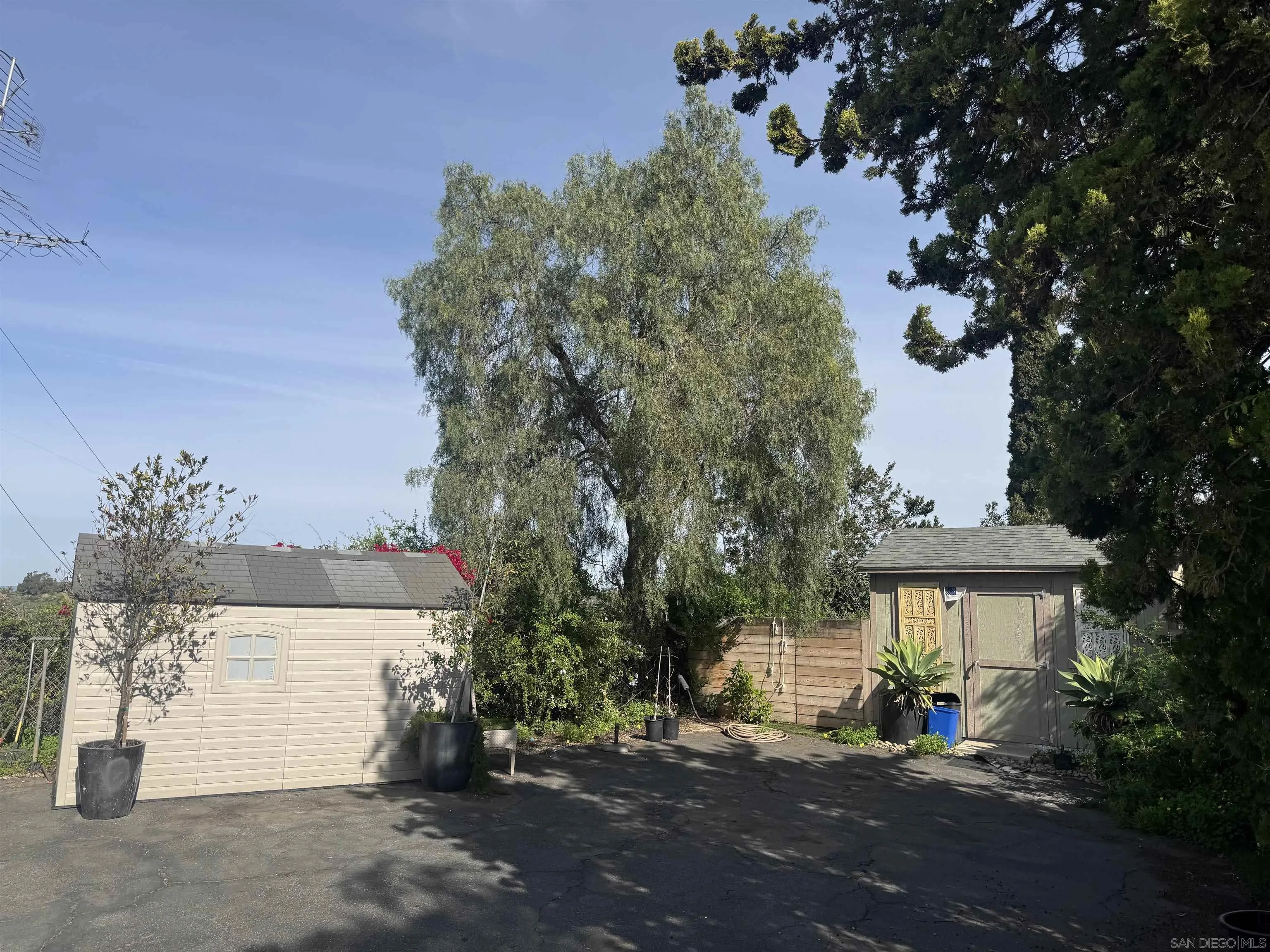 https://cdn.realtyfeed.com/cdn/127/260001961/9c610aaa0e6c70cafb8af69e0b2b9e35.webp