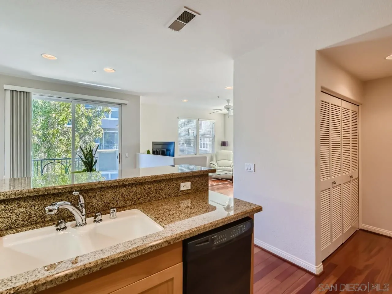 Photo #9: 260001963 Listing: Photo #9