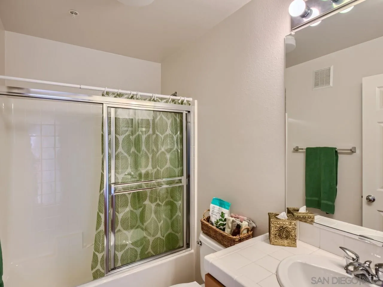 Photo #18: 260001963 Listing: Photo #18