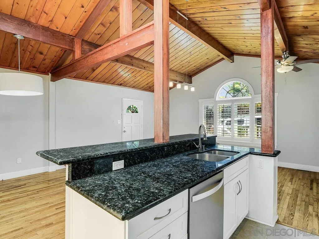 https://cdn.realtyfeed.com/cdn/127/260001964/a060c1b0f67aedc45c6c748f59998179.webp