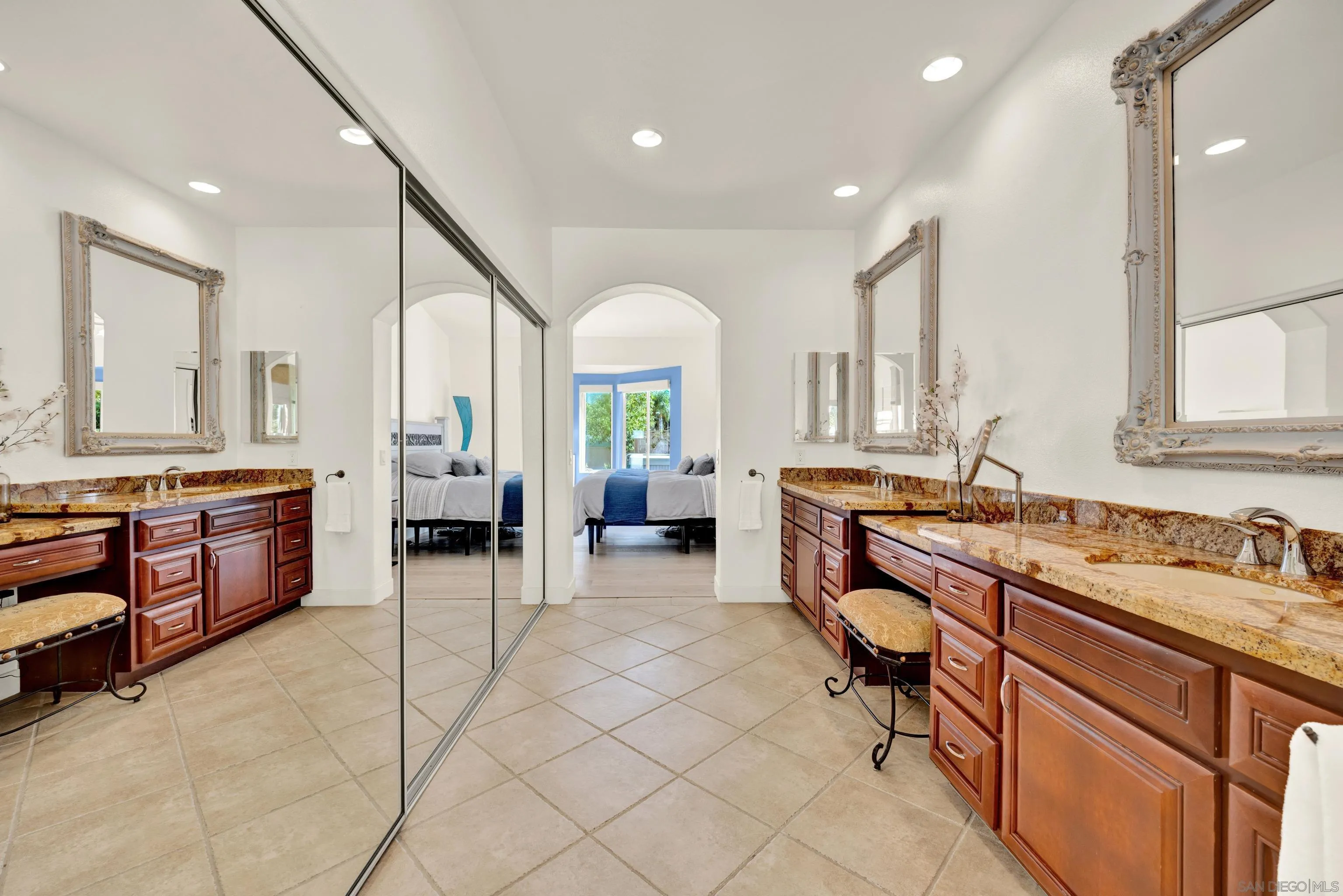 https://cdn.realtyfeed.com/cdn/127/260001968/55330d39566ebc5d6d8036eda214c4ba.webp