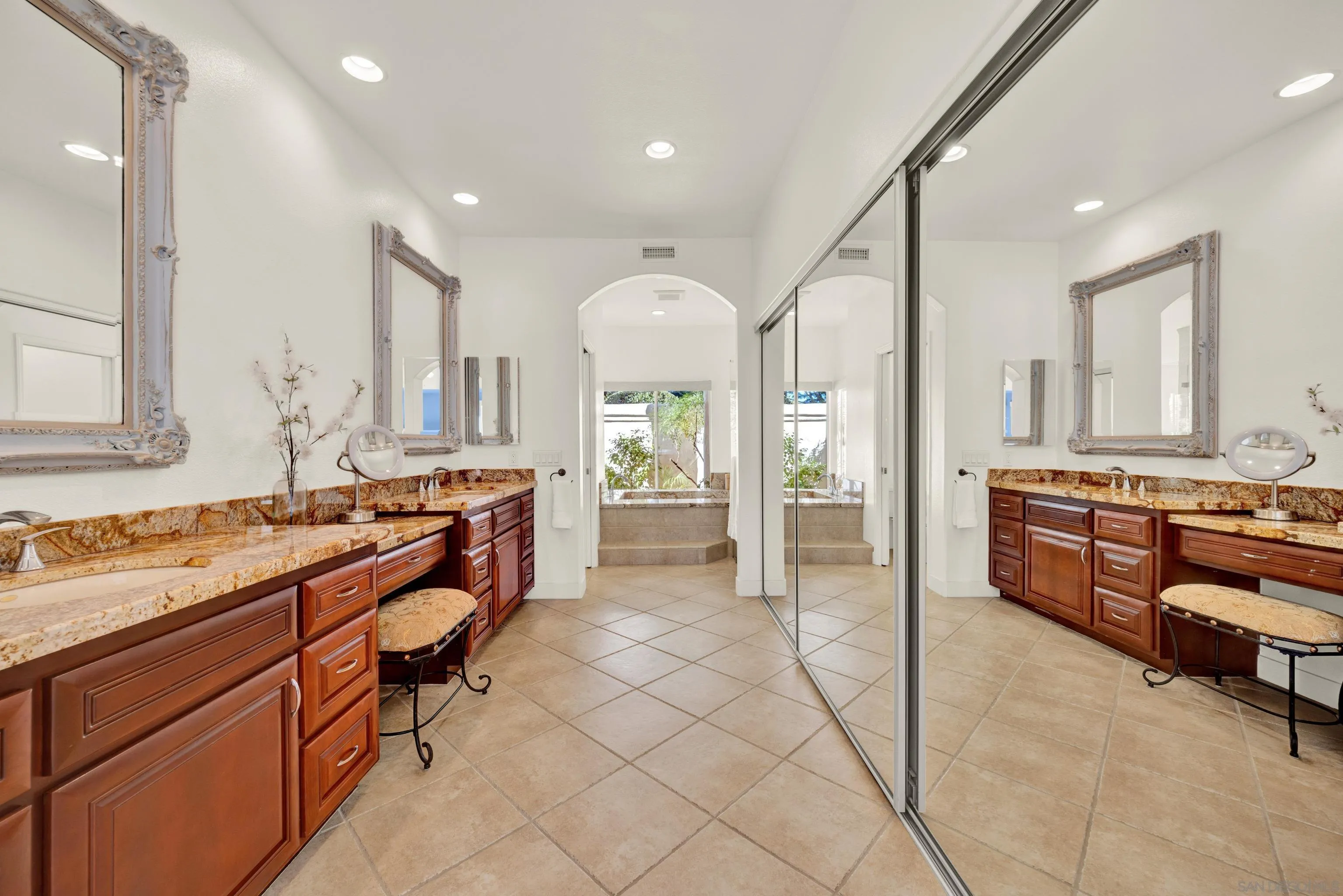 https://cdn.realtyfeed.com/cdn/127/260001968/94cb89d43637520a0c3410ce4f5b7690.webp