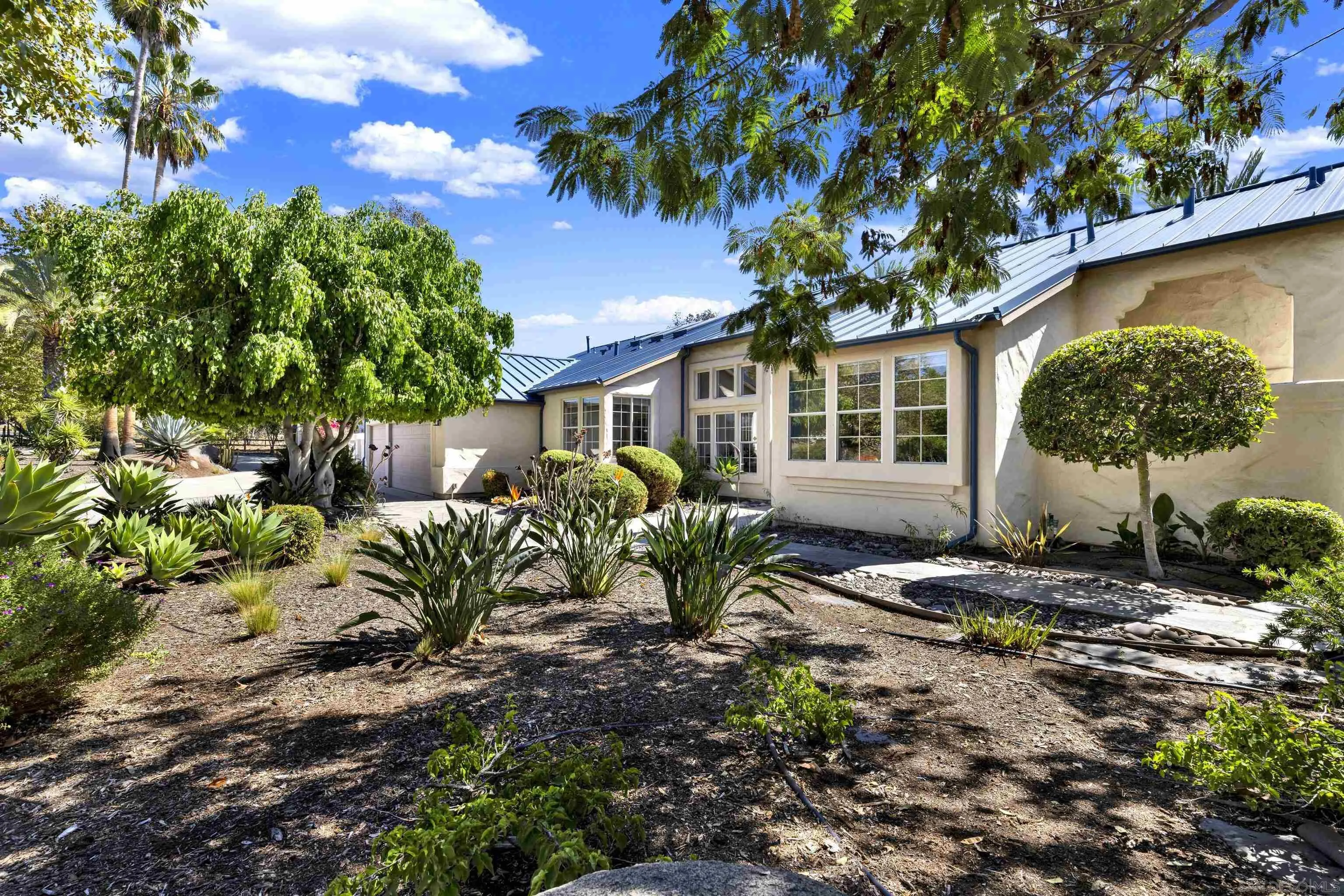 https://cdn.realtyfeed.com/cdn/127/260001968/94df9da481dab281097233550740594e.webp