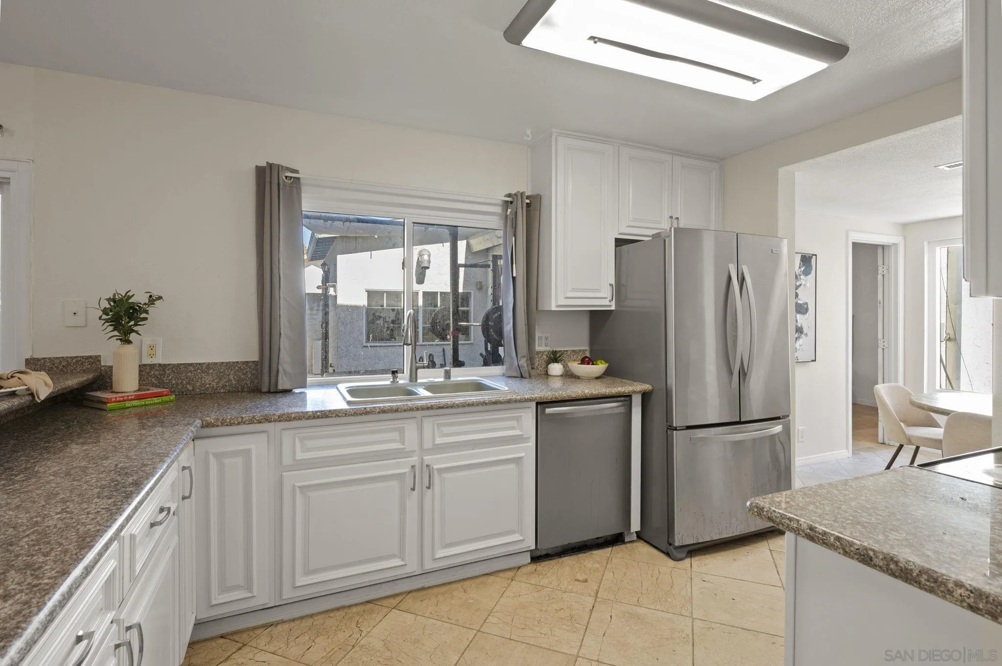 https://cdn.realtyfeed.com/cdn/127/260001972/4f8e9ad52b6929702587935a801a3227.webp