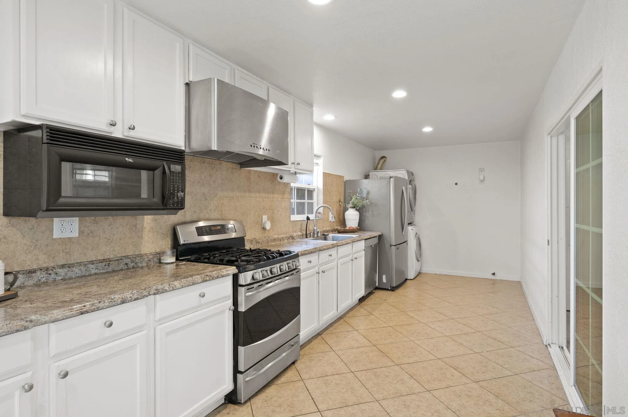 https://cdn.realtyfeed.com/cdn/127/260001972/76722700d9adcd925e451cc7670addcb.webp