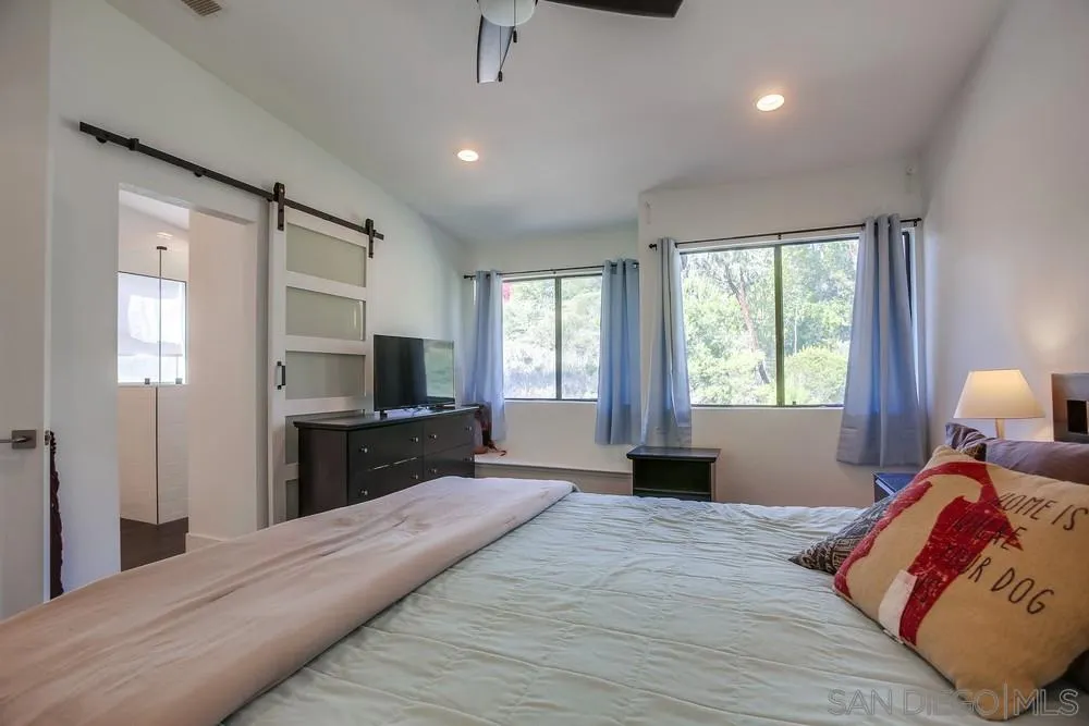 Photo #17: 260001973 Listing: Photo #17