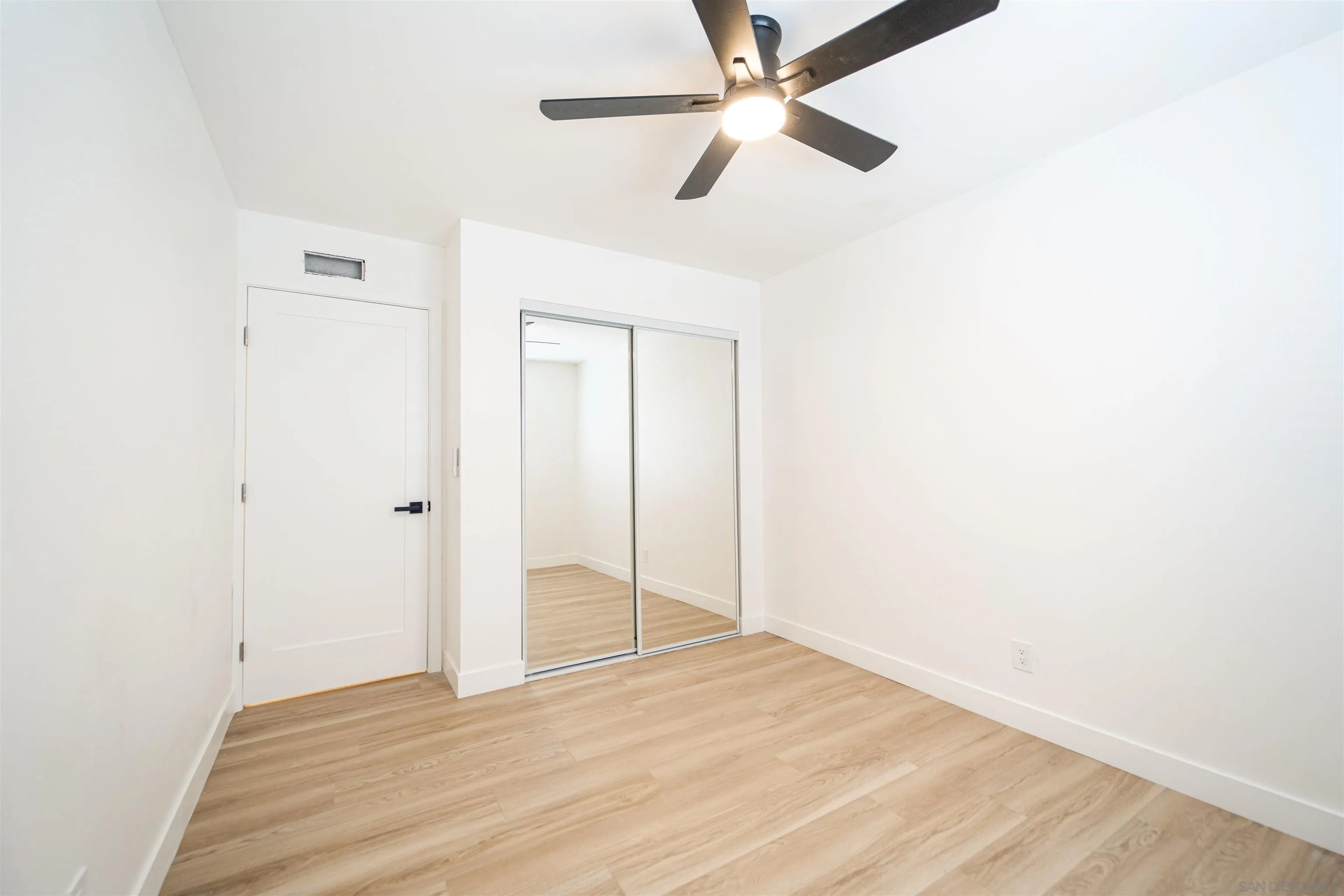 https://cdn.realtyfeed.com/cdn/127/260001975/1bd9083b608685e84da83ca1846a62b8.webp