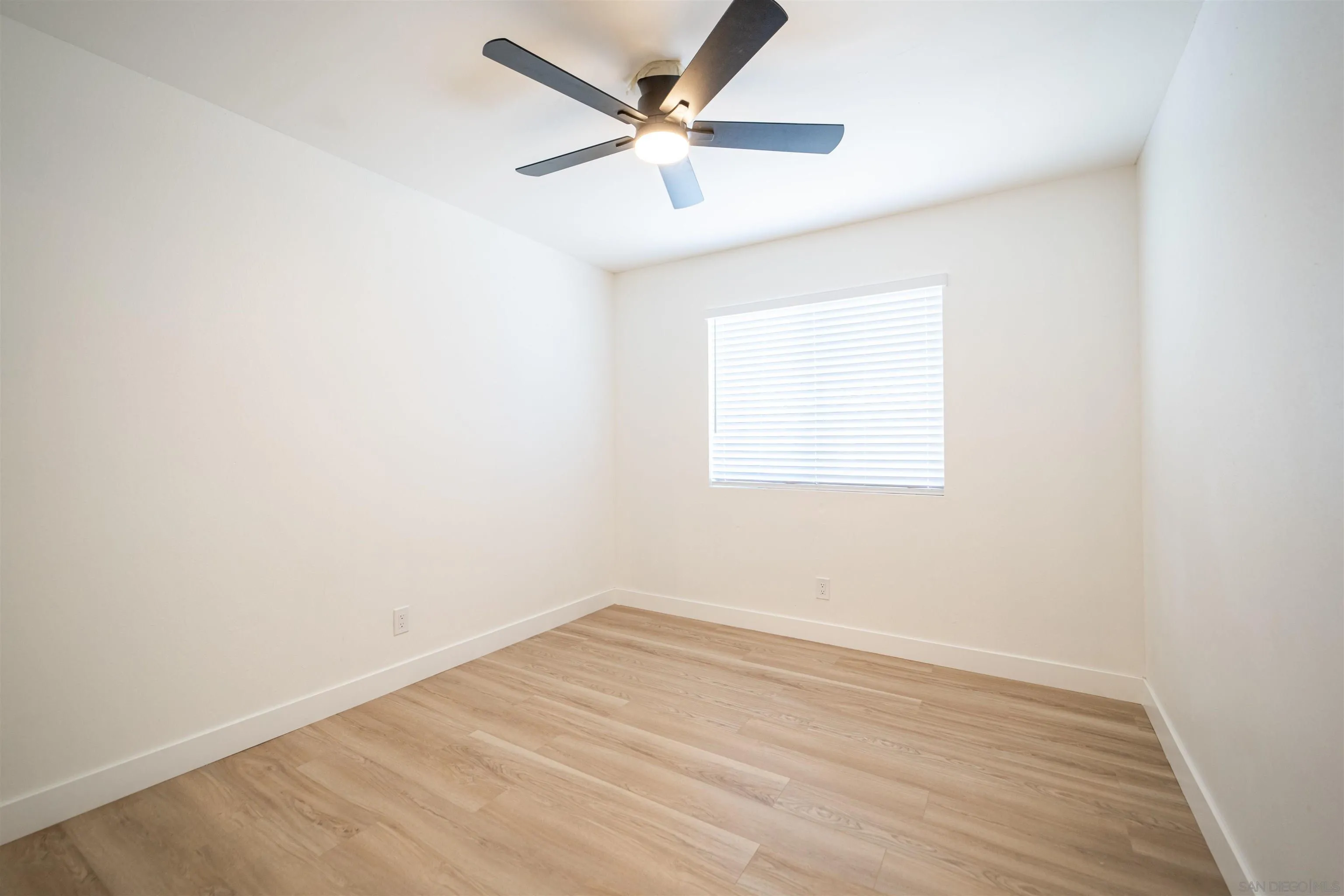 https://cdn.realtyfeed.com/cdn/127/260001975/c1553dc1b202460434246f6151a2213b.webp