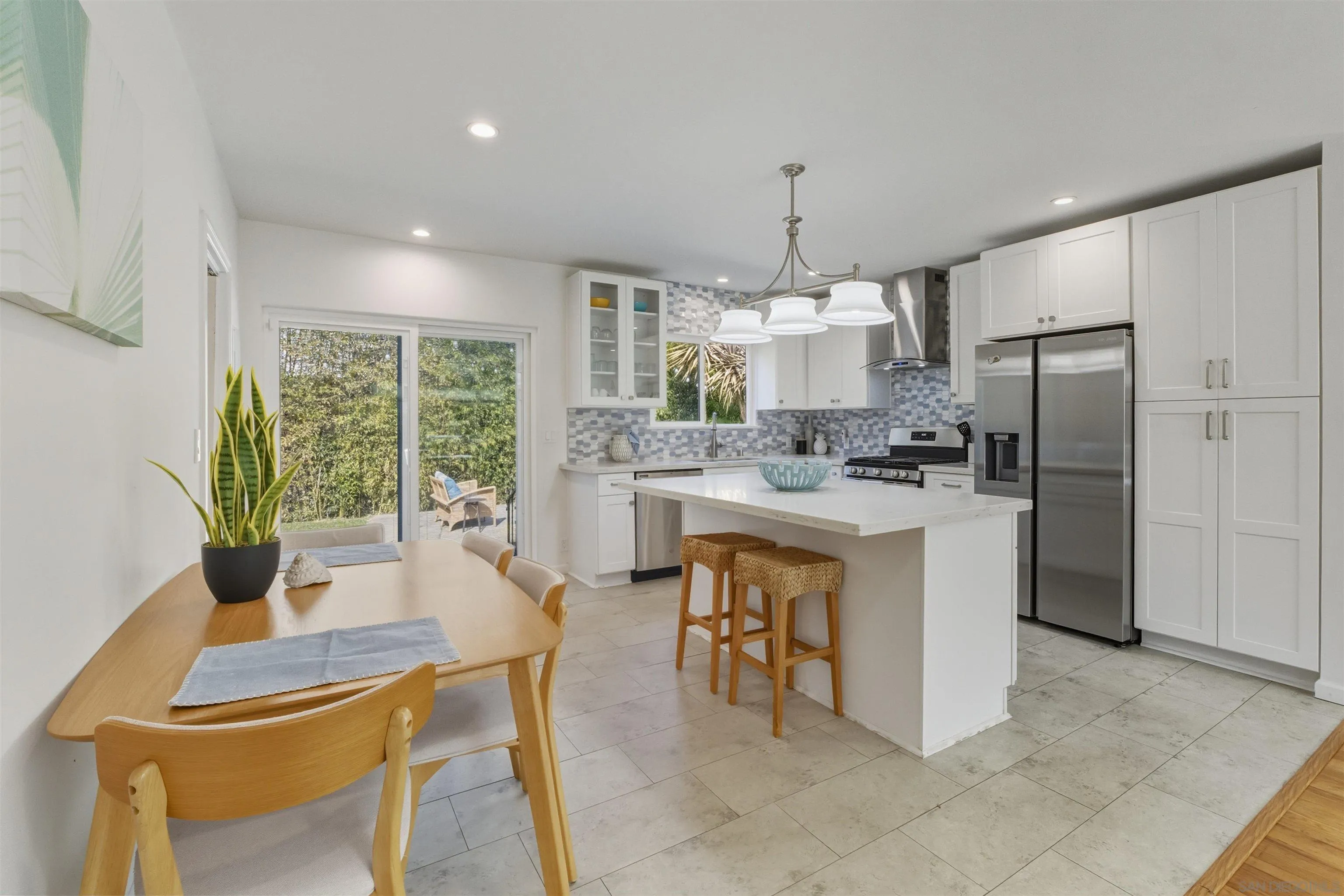 https://cdn.realtyfeed.com/cdn/127/260001980/118ae36d98151ec1f18621e123c0e732.webp