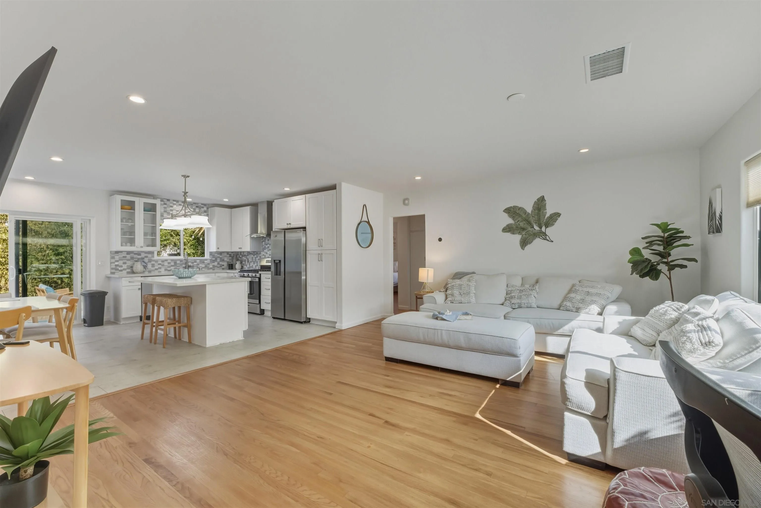 https://cdn.realtyfeed.com/cdn/127/260001980/3b48c379fb9b478ae9430a3a45694420.webp