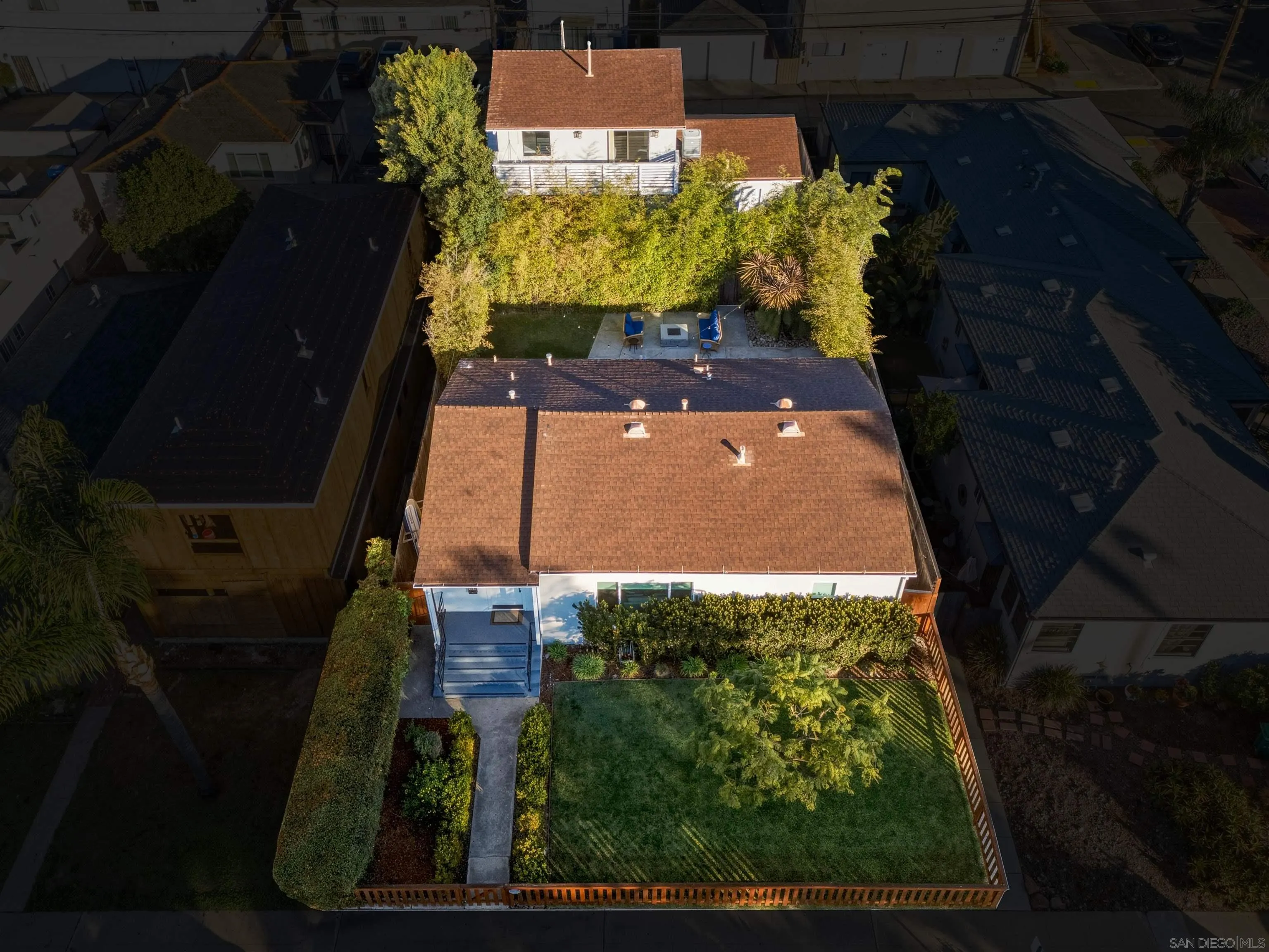 https://cdn.realtyfeed.com/cdn/127/260001980/d6f309ad10661c43d2f4c41730a881ec.webp