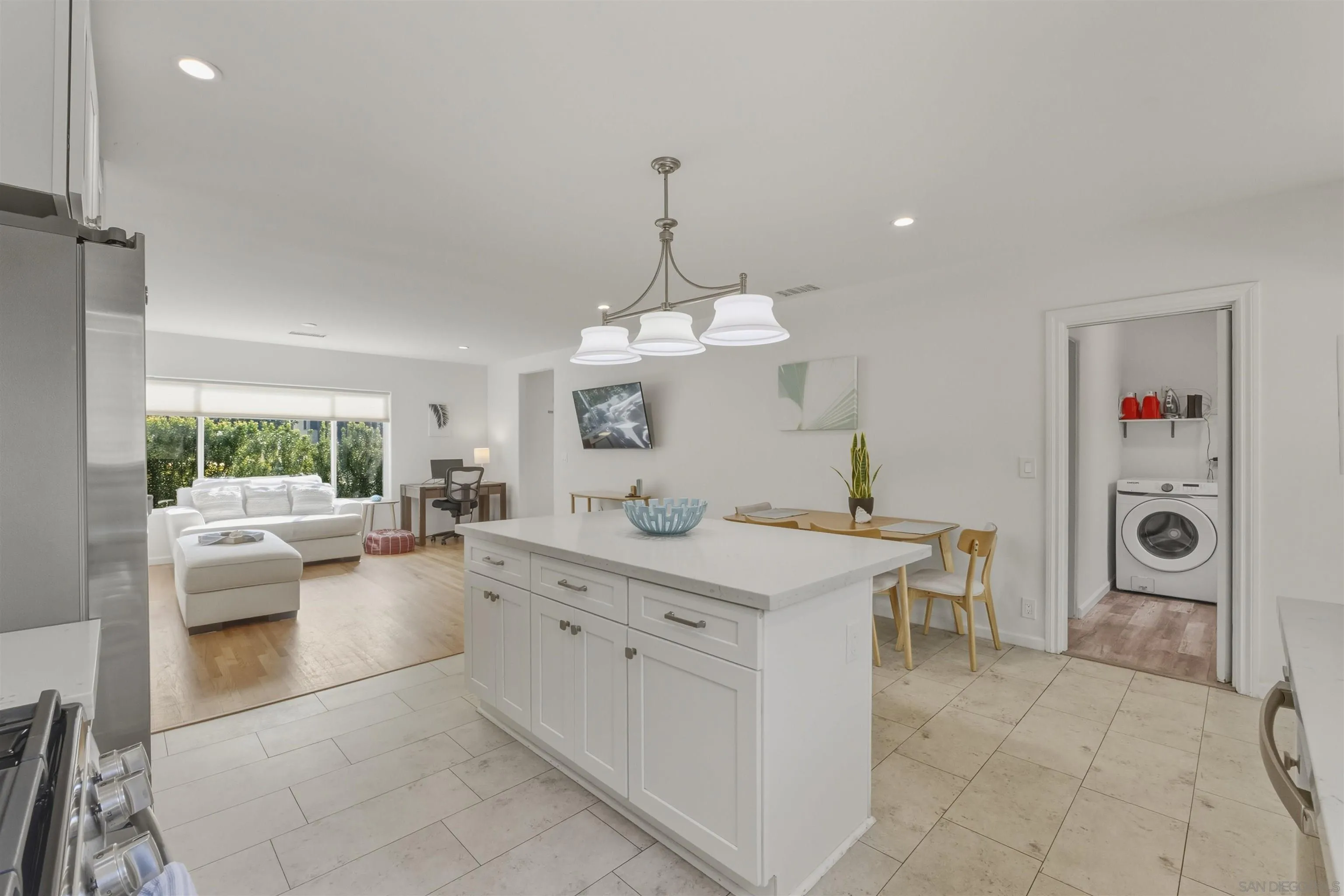 https://cdn.realtyfeed.com/cdn/127/260001980/ea370b9ce69641d6134ae783022aa5f1.webp