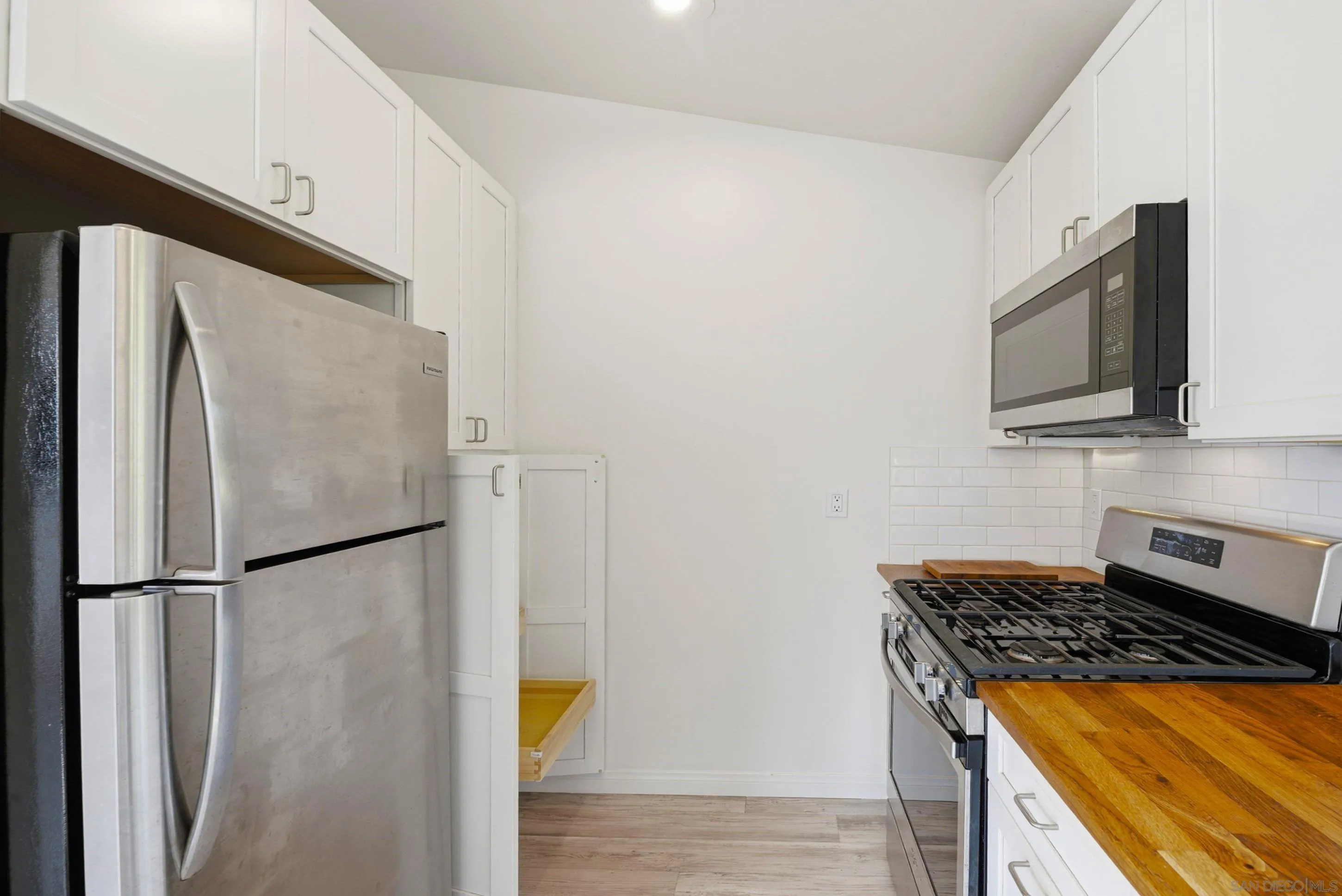 https://cdn.realtyfeed.com/cdn/127/260001983/480f3fc667120b3d32b9d27ea971b114.webp