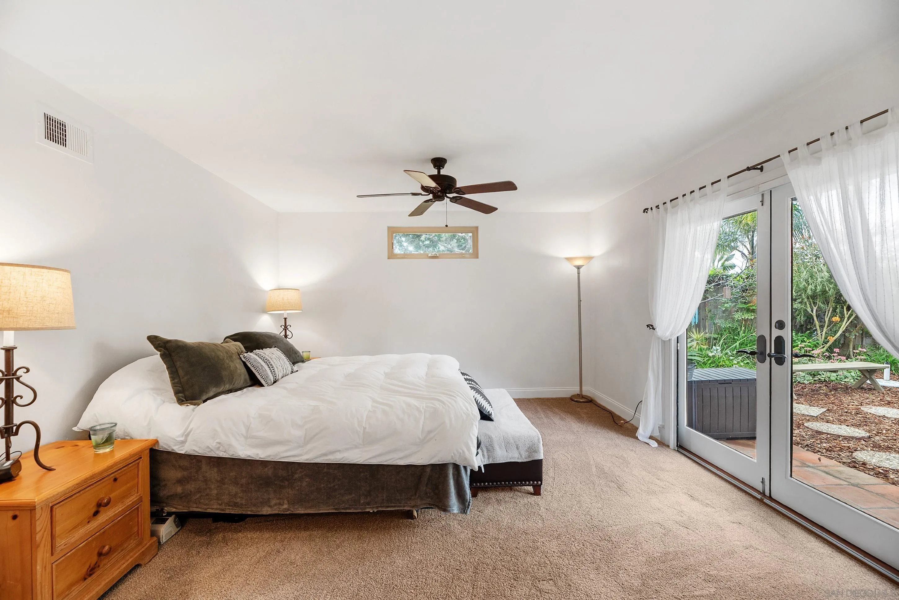 https://cdn.realtyfeed.com/cdn/127/260001983/57c20a42fb8c3a1a77b6e9f73bdc24b1.webp