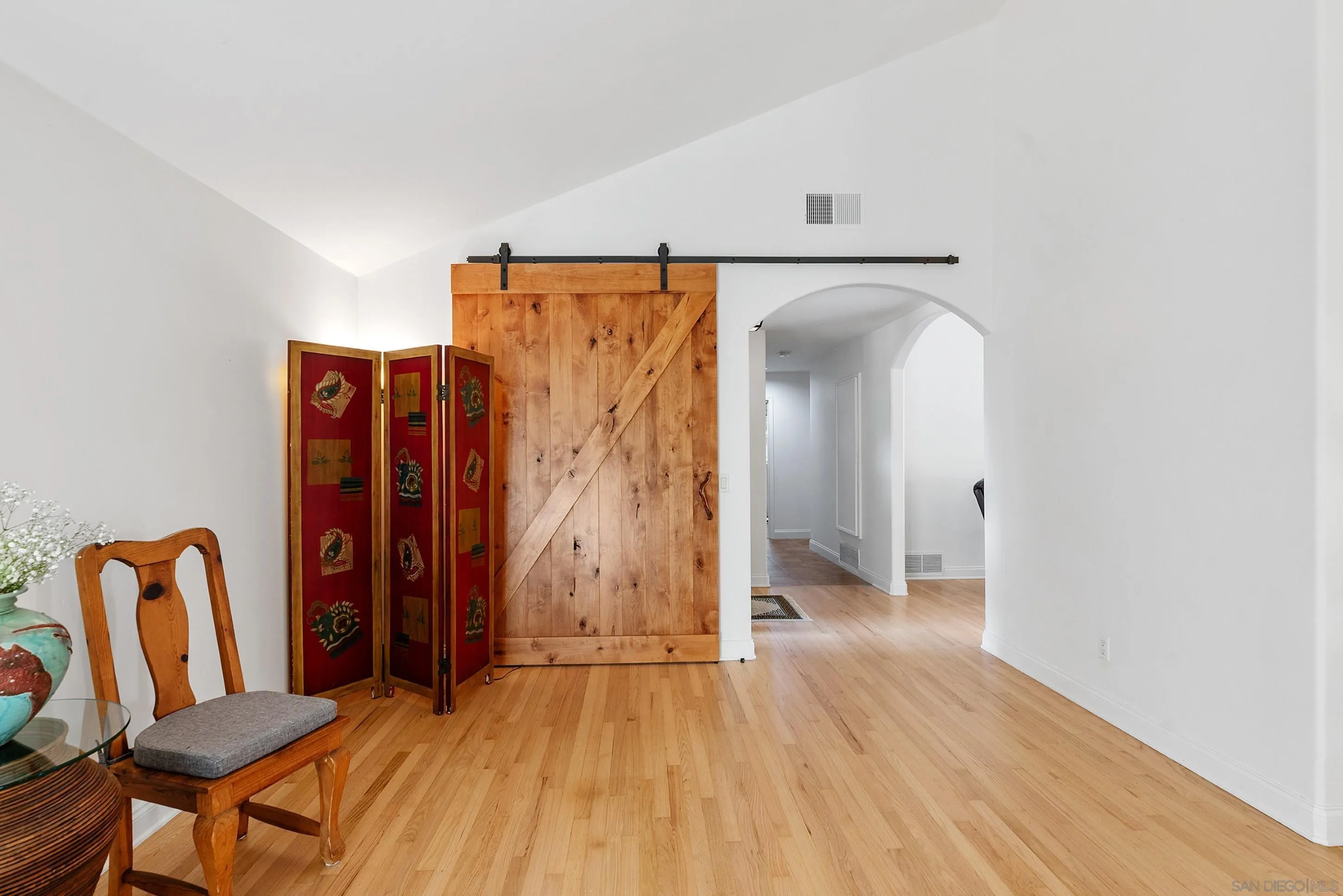 https://cdn.realtyfeed.com/cdn/127/260001983/6169a07353a1c45eb1c8d0129754ea99.webp