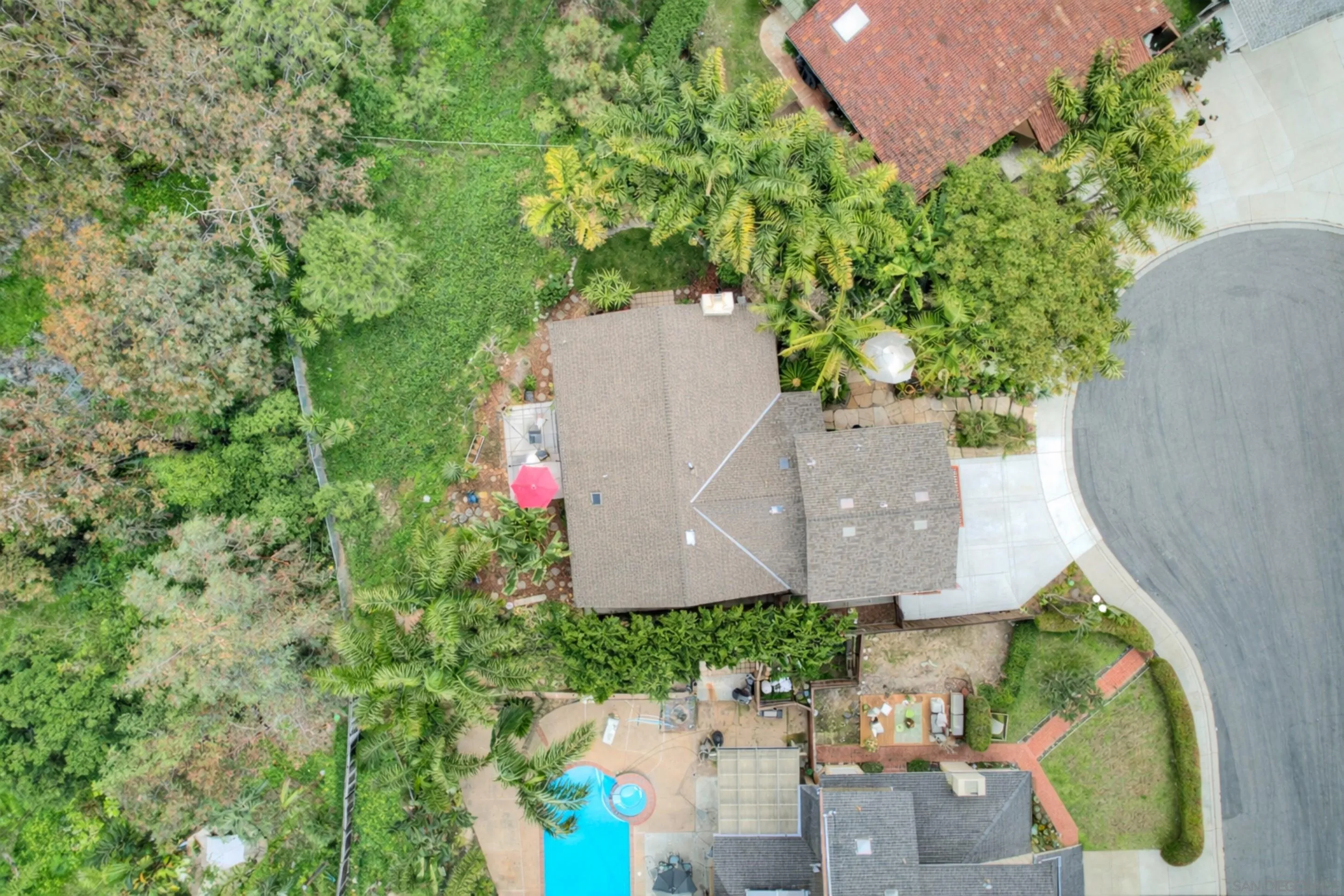 https://cdn.realtyfeed.com/cdn/127/260001983/6b4b98723ae293621b98fc1c3250c7e8.webp