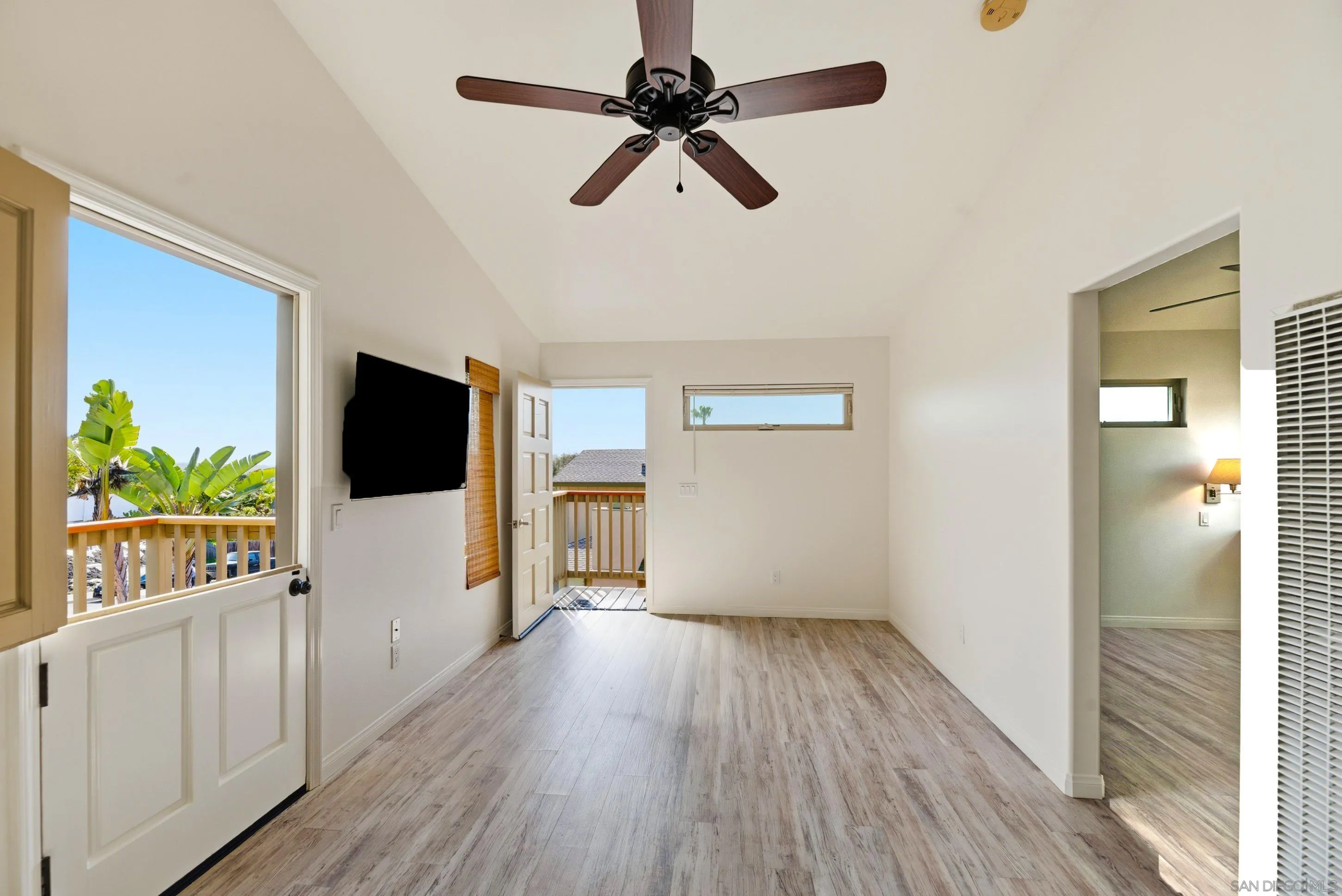 https://cdn.realtyfeed.com/cdn/127/260001983/79ada8c2c478c877c07cf7f931b4468e.webp